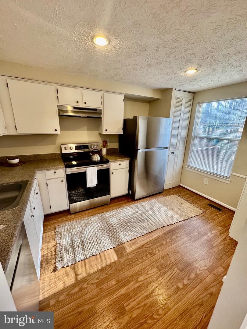 16200 HENDERSON LN, DUMFRIES, Virginia 22025, 3 Bedrooms Bedrooms, 6 Rooms Rooms,2 BathroomsBathrooms,Residential,For sale,16200 HENDERSON LN,VAPW2110696 MLS # VAPW2110696