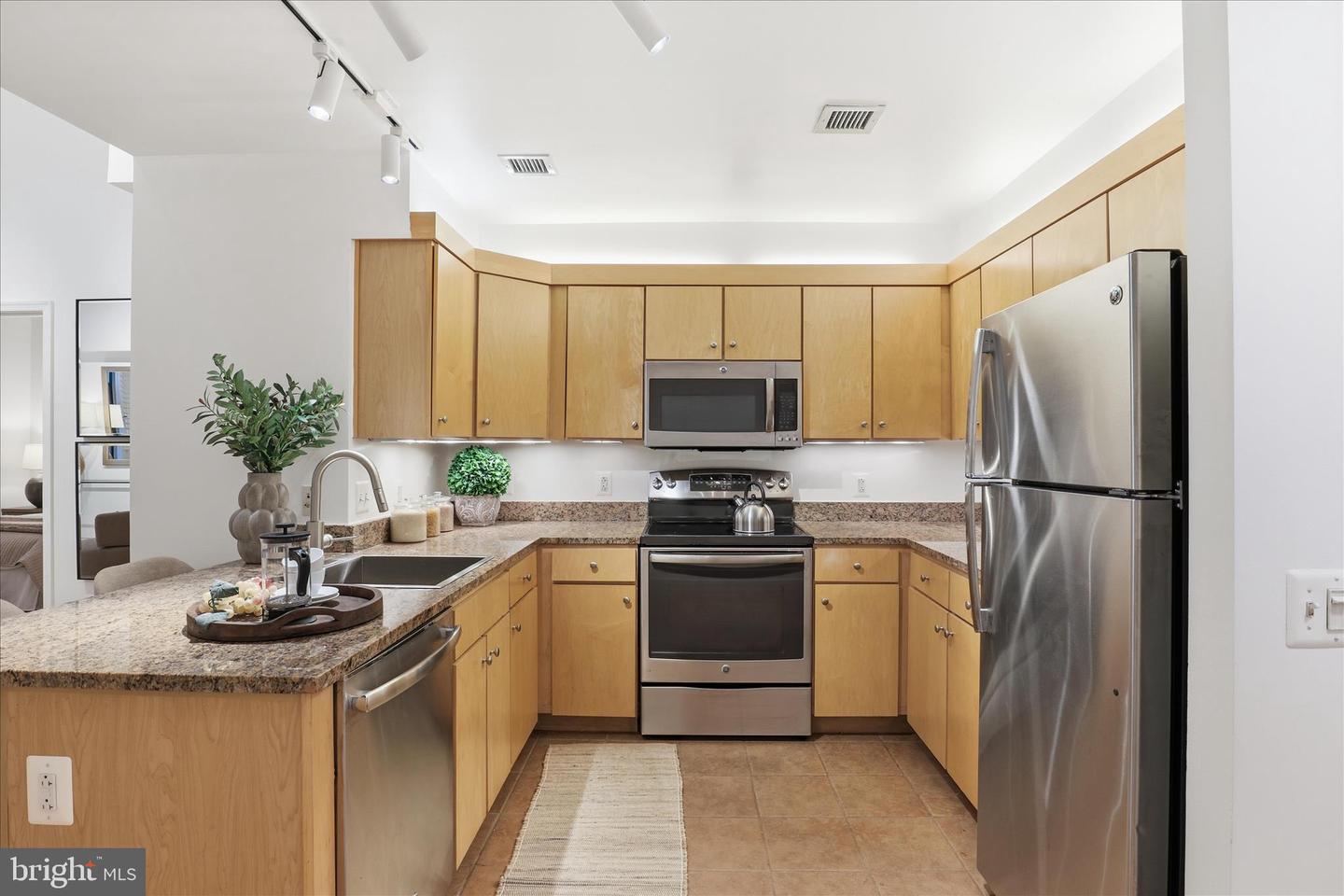 631 D ST NW #128, WASHINGTON, District Of Columbia 20004, 2 Bedrooms Bedrooms, ,2 BathroomsBathrooms,Residential,For sale,631 D ST NW #128,DCDC2241900 MLS # DCDC2241900