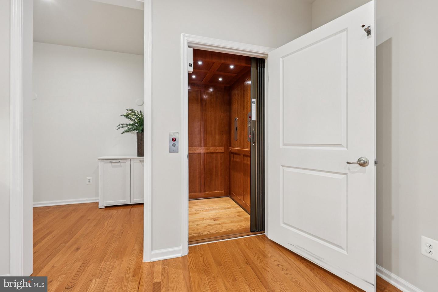 17080 BELLE ISLE DR, DUMFRIES, Virginia 22026, 5 Bedrooms Bedrooms, ,4 BathroomsBathrooms,Residential,For sale,17080 BELLE ISLE DR,VAPW2110710 MLS # VAPW2110710