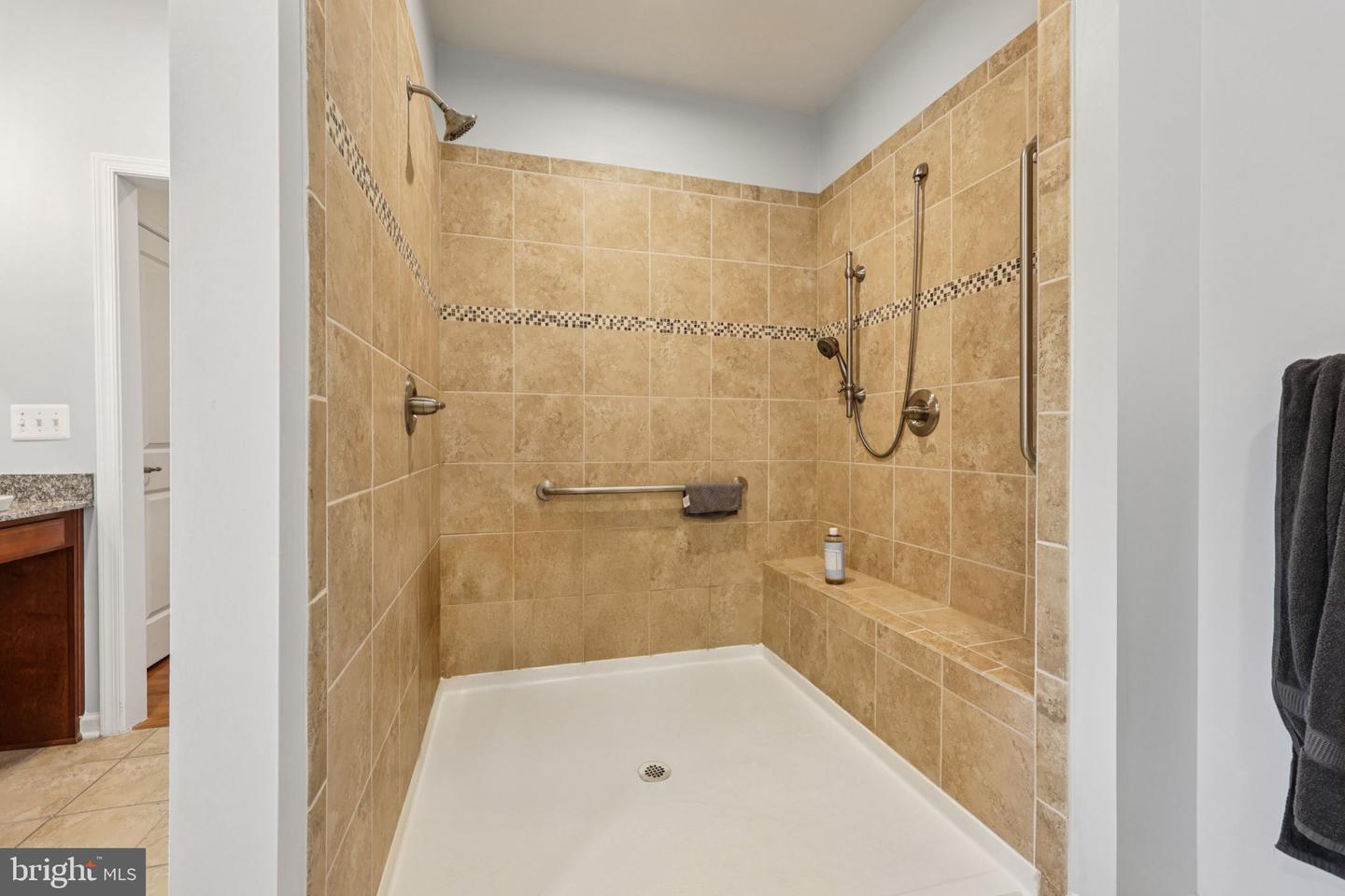 17080 BELLE ISLE DR, DUMFRIES, Virginia 22026, 5 Bedrooms Bedrooms, ,4 BathroomsBathrooms,Residential,For sale,17080 BELLE ISLE DR,VAPW2110710 MLS # VAPW2110710