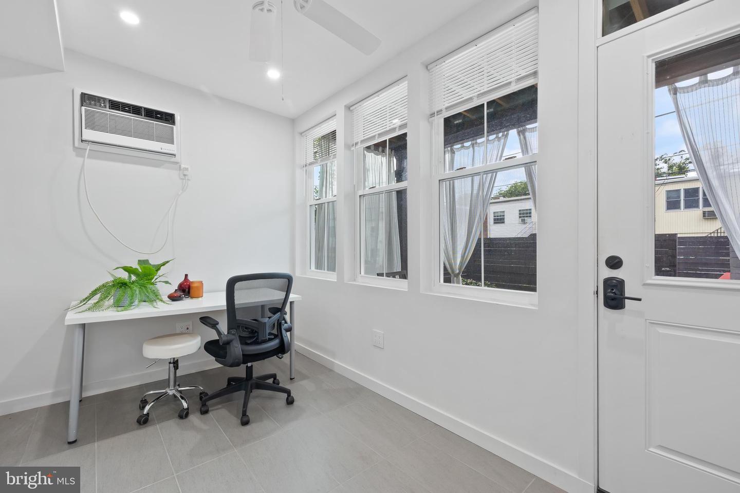 2228 40TH ST NW #1, WASHINGTON, District Of Columbia 20007, 2 Bedrooms Bedrooms, 5 Rooms Rooms,1 BathroomBathrooms,Residential,For sale,2228 40TH ST NW #1,DCDC2241960 MLS # DCDC2241960