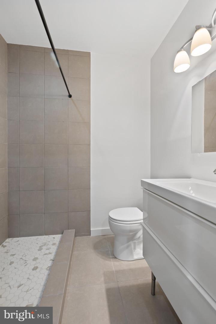 2228 40TH ST NW #1, WASHINGTON, District Of Columbia 20007, 2 Bedrooms Bedrooms, 5 Rooms Rooms,1 BathroomBathrooms,Residential,For sale,2228 40TH ST NW #1,DCDC2241960 MLS # DCDC2241960