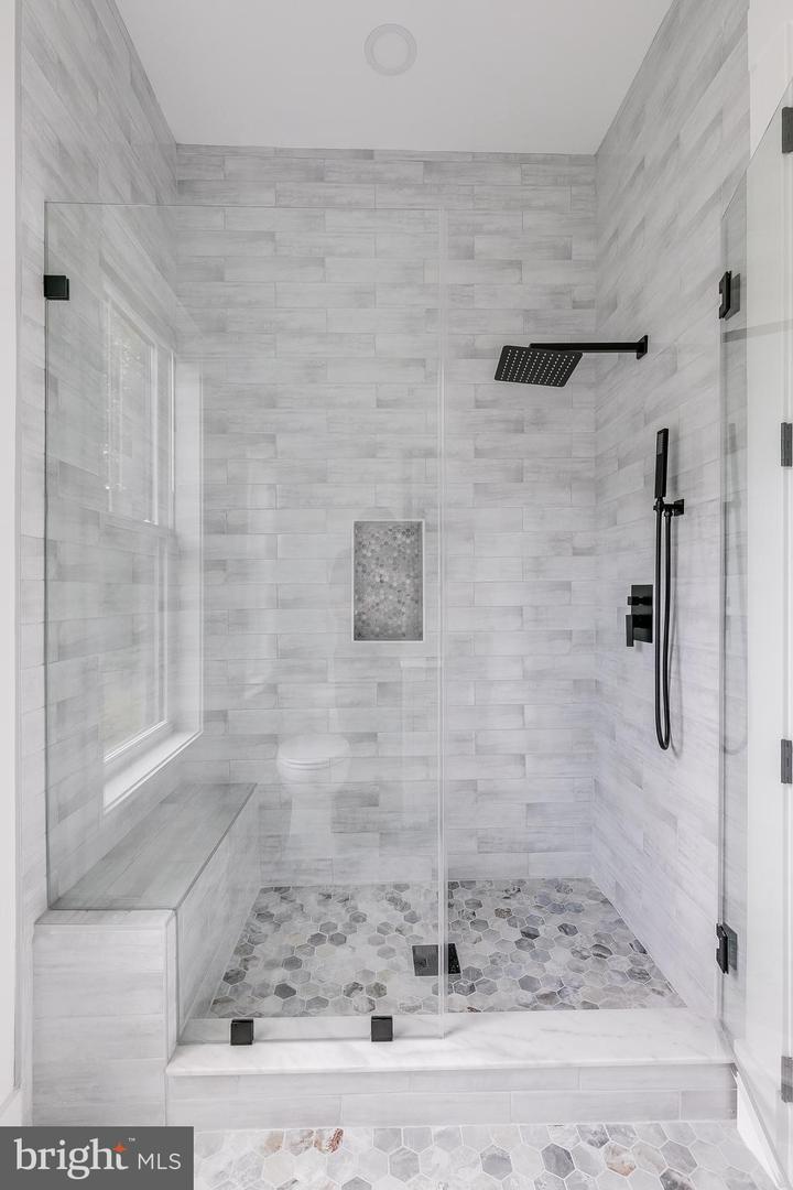 2817 DEREK RD, ALEXANDRIA, Virginia 22306, 6 Bedrooms Bedrooms, ,5 BathroomsBathrooms,Residential,For sale,2817 DEREK RD,VAFX2286276 MLS # VAFX2286276