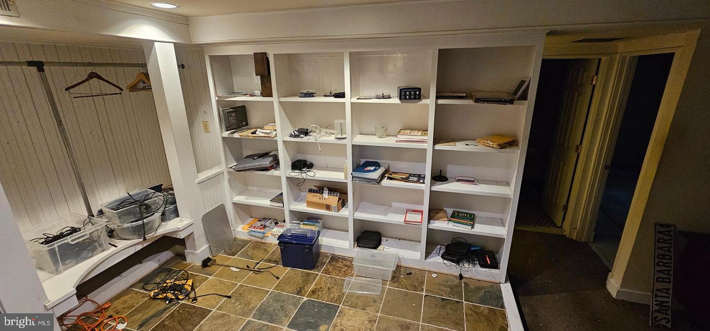 1650 KIRBY RD, MCLEAN, Virginia 22101, 4 Bedrooms Bedrooms, ,4 BathroomsBathrooms,Residential,For sale,1650 KIRBY RD,VAFX2253810 MLS # VAFX2253810