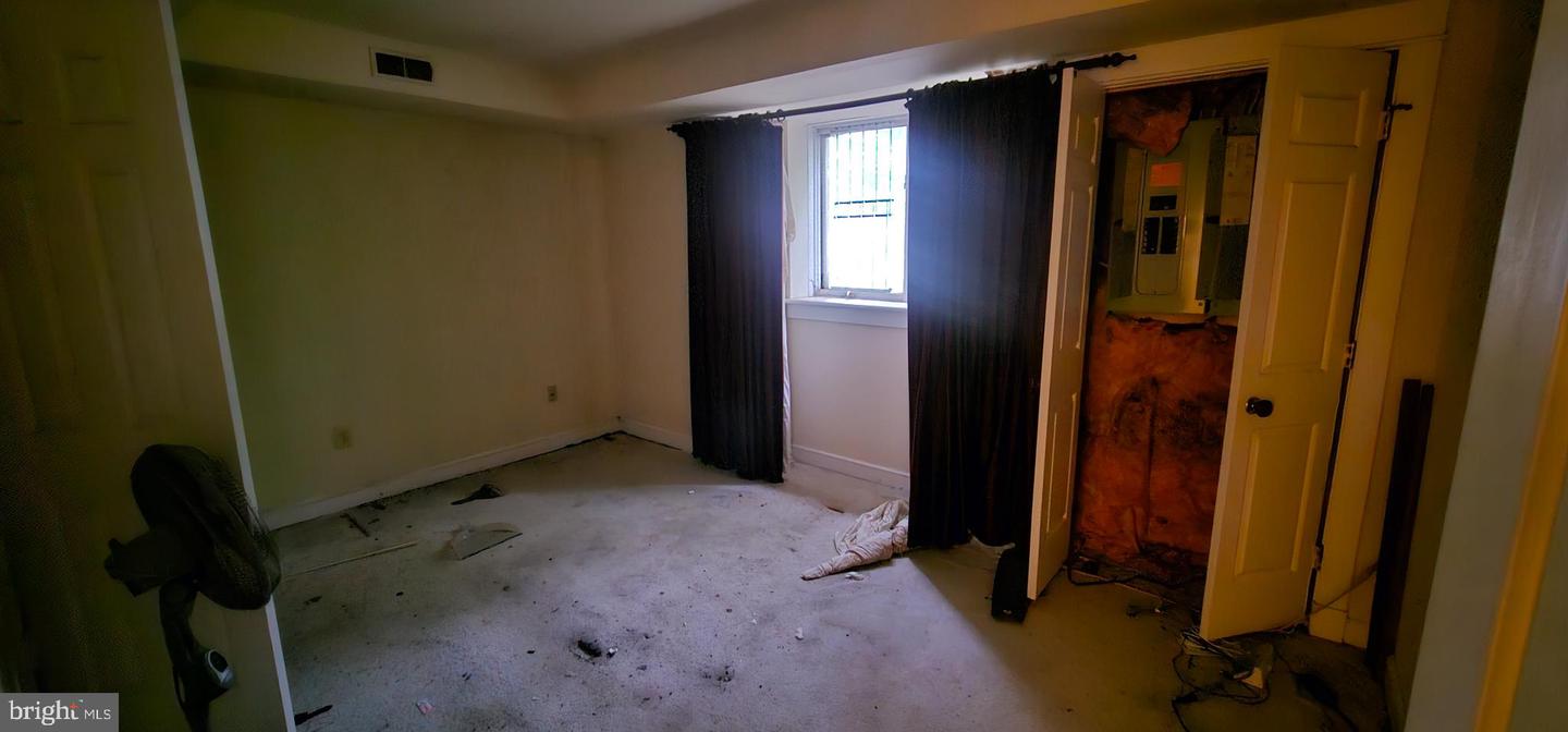 1650 KIRBY RD, MCLEAN, Virginia 22101, 4 Bedrooms Bedrooms, ,4 BathroomsBathrooms,Residential,For sale,1650 KIRBY RD,VAFX2253810 MLS # VAFX2253810