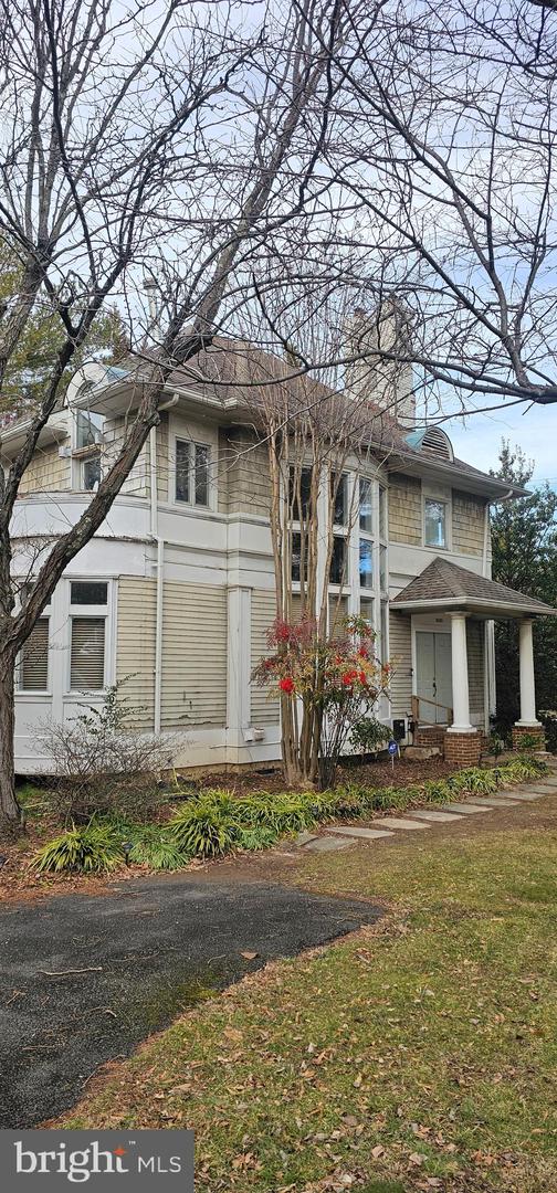 1650 KIRBY RD, MCLEAN, Virginia 22101, 4 Bedrooms Bedrooms, ,4 BathroomsBathrooms,Residential,For sale,1650 KIRBY RD,VAFX2253810 MLS # VAFX2253810