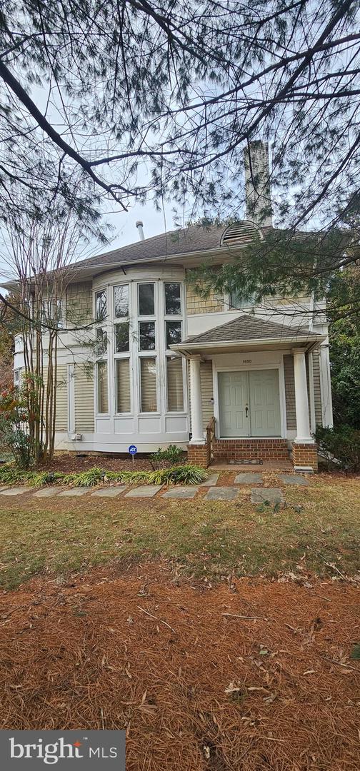 1650 KIRBY RD, MCLEAN, Virginia 22101, 4 Bedrooms Bedrooms, ,4 BathroomsBathrooms,Residential,For sale,1650 KIRBY RD,VAFX2253810 MLS # VAFX2253810