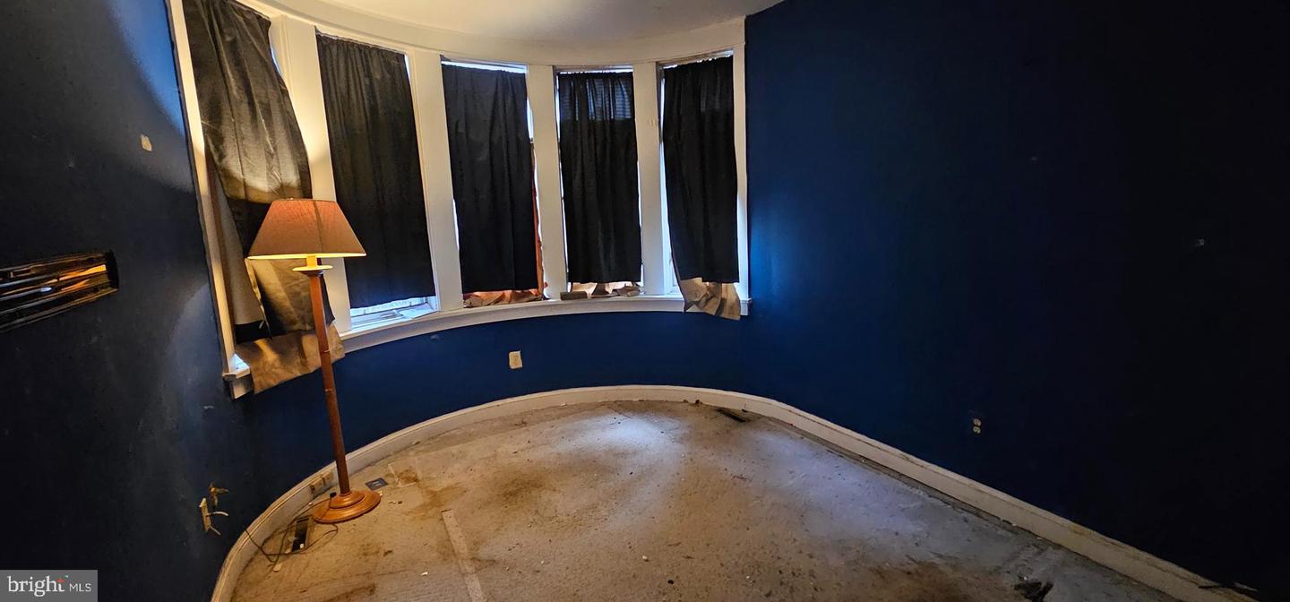 1650 KIRBY RD, MCLEAN, Virginia 22101, 4 Bedrooms Bedrooms, ,4 BathroomsBathrooms,Residential,For sale,1650 KIRBY RD,VAFX2253810 MLS # VAFX2253810