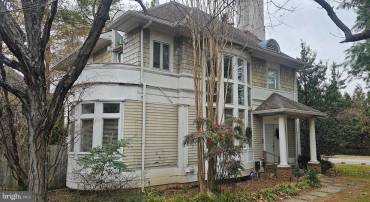 1650 KIRBY RD, MCLEAN, Virginia 22101, 4 Bedrooms Bedrooms, ,4 BathroomsBathrooms,Residential,For sale,1650 KIRBY RD,VAFX2253810 MLS # VAFX2253810