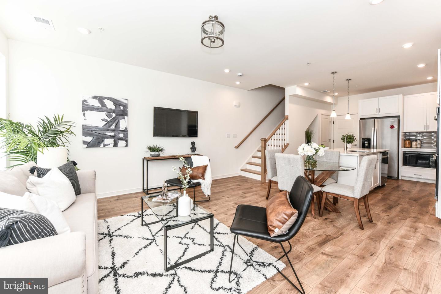 45922 SWALLOW TER, STERLING, Virginia 20165, 3 Bedrooms Bedrooms, 9 Rooms Rooms,2 BathroomsBathrooms,Residential,For sale,45922 SWALLOW TER,VALO2110546 MLS # VALO2110546