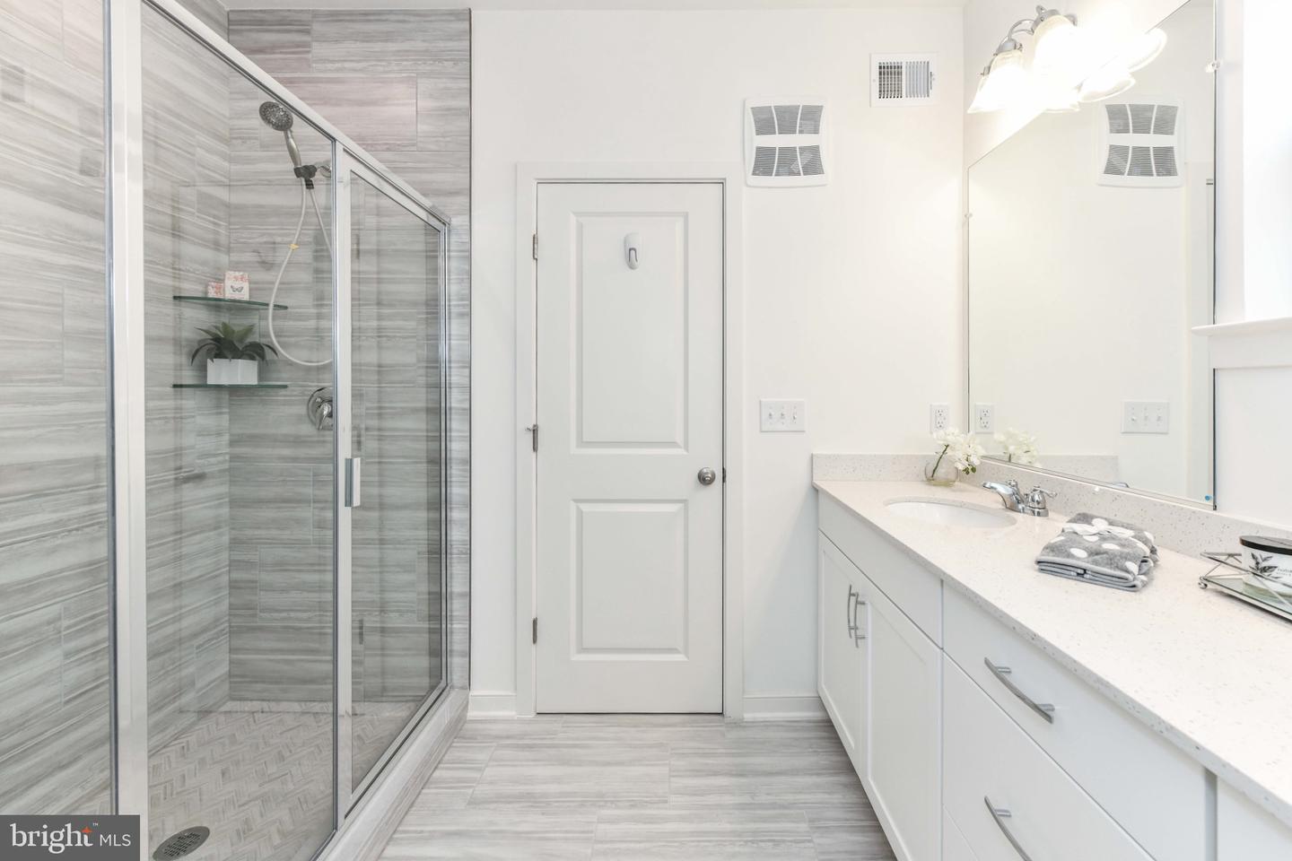 45922 SWALLOW TER, STERLING, Virginia 20165, 3 Bedrooms Bedrooms, 9 Rooms Rooms,2 BathroomsBathrooms,Residential,For sale,45922 SWALLOW TER,VALO2110546 MLS # VALO2110546