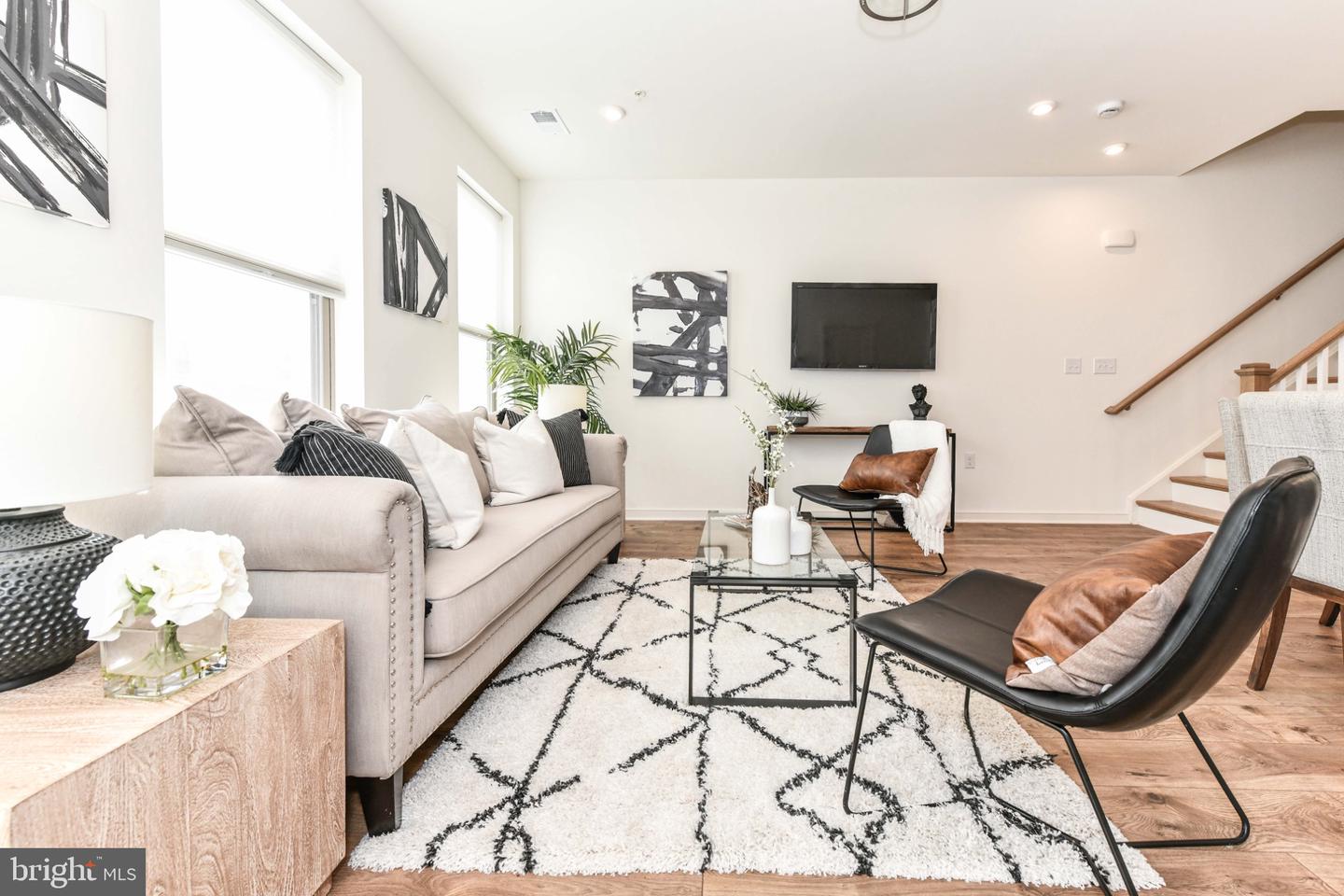 45922 SWALLOW TER, STERLING, Virginia 20165, 3 Bedrooms Bedrooms, 9 Rooms Rooms,2 BathroomsBathrooms,Residential,For sale,45922 SWALLOW TER,VALO2110546 MLS # VALO2110546