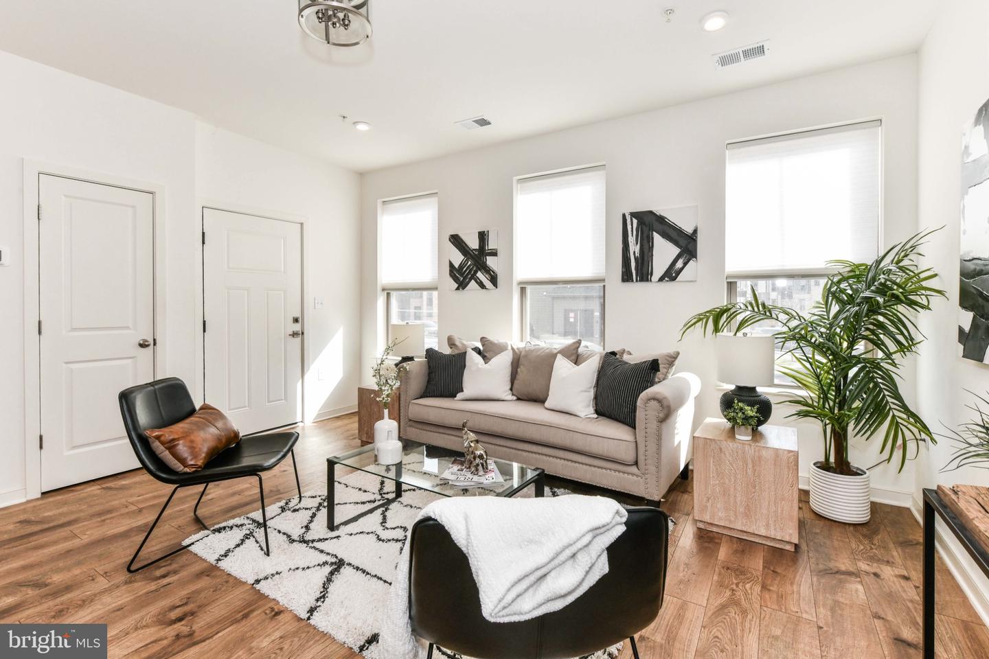 45922 SWALLOW TER, STERLING, Virginia 20165, 3 Bedrooms Bedrooms, 9 Rooms Rooms,2 BathroomsBathrooms,Residential,For sale,45922 SWALLOW TER,VALO2110546 MLS # VALO2110546