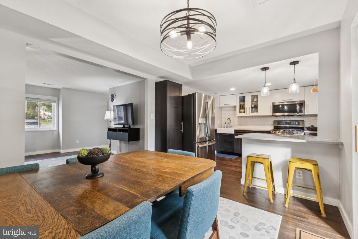 5143 ARRIT CT, BURKE, Virginia 22015, 2 Bedrooms Bedrooms, 9 Rooms Rooms,1 BathroomBathrooms,Residential,For sale,5143 ARRIT CT,VAFX2283800 MLS # VAFX2283800