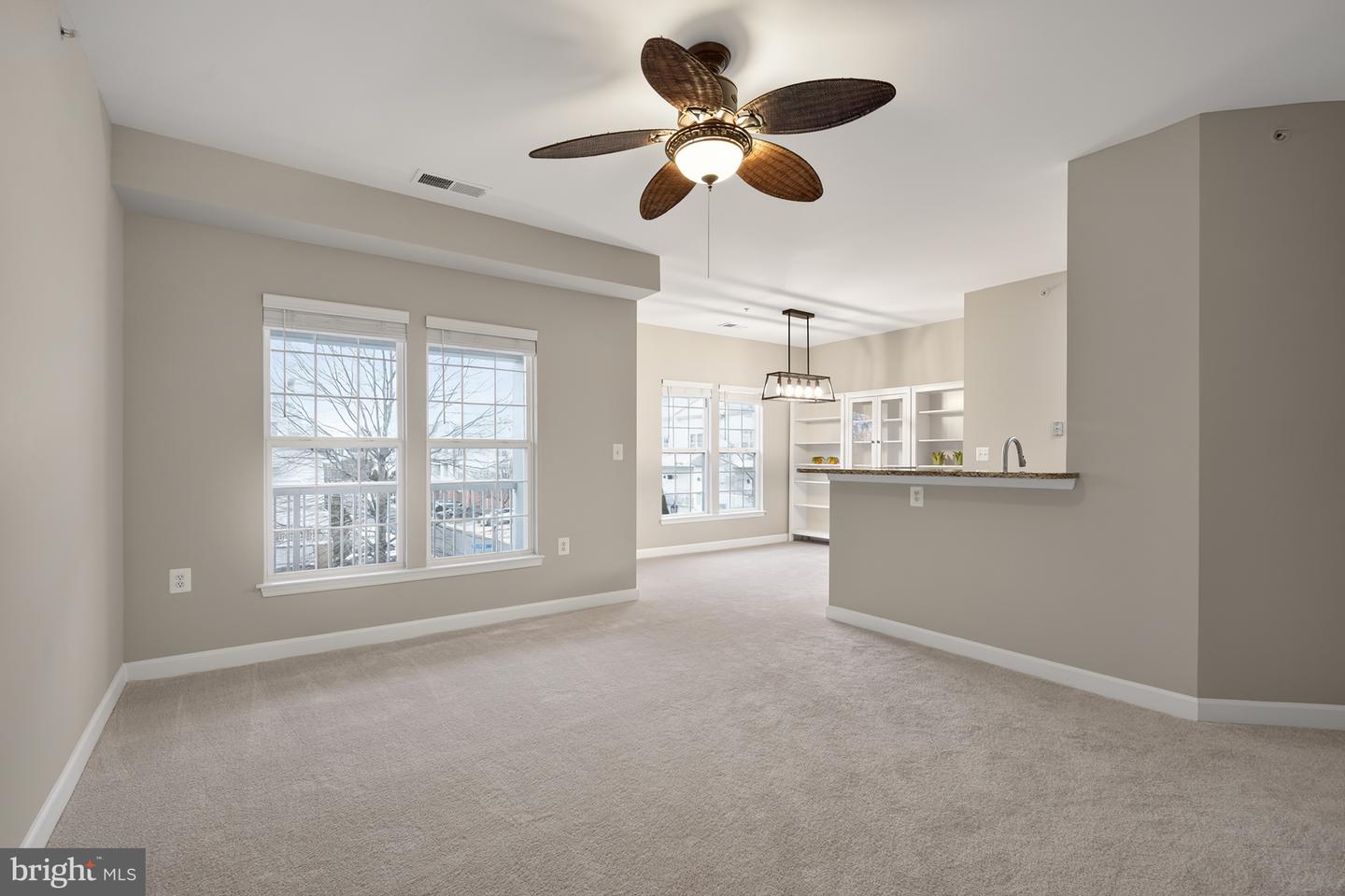 42531 ROCKROSE SQ #302, BRAMBLETON, Virginia 20148, 2 Bedrooms Bedrooms, ,2 BathroomsBathrooms,Residential,For sale,42531 ROCKROSE SQ #302,VALO2113706 MLS # VALO2113706