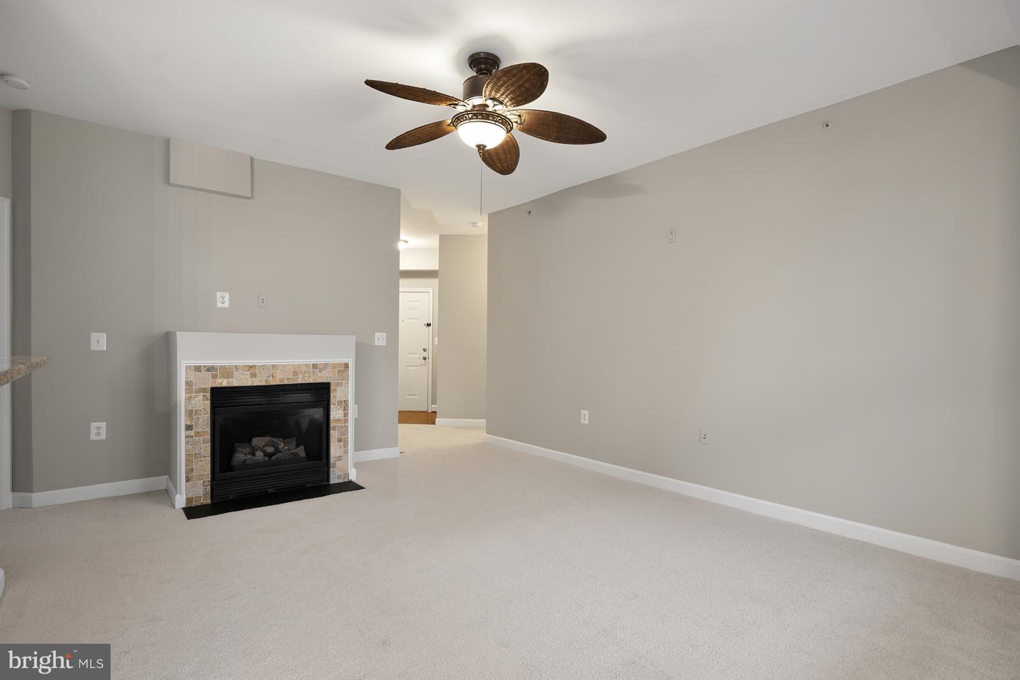 42531 ROCKROSE SQ #302, BRAMBLETON, Virginia 20148, 2 Bedrooms Bedrooms, ,2 BathroomsBathrooms,Residential,For sale,42531 ROCKROSE SQ #302,VALO2113706 MLS # VALO2113706