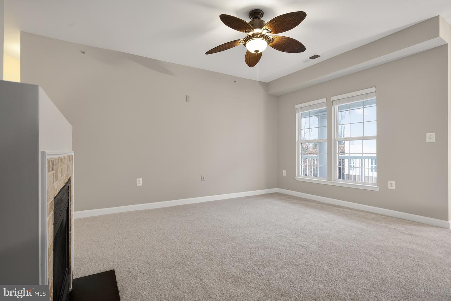 42531 ROCKROSE SQ #302, BRAMBLETON, Virginia 20148, 2 Bedrooms Bedrooms, ,2 BathroomsBathrooms,Residential,For sale,42531 ROCKROSE SQ #302,VALO2113706 MLS # VALO2113706