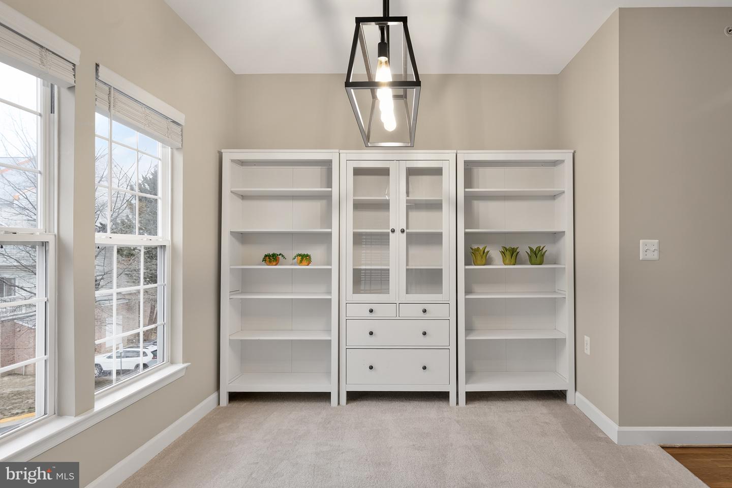 42531 ROCKROSE SQ #302, BRAMBLETON, Virginia 20148, 2 Bedrooms Bedrooms, ,2 BathroomsBathrooms,Residential,For sale,42531 ROCKROSE SQ #302,VALO2113706 MLS # VALO2113706