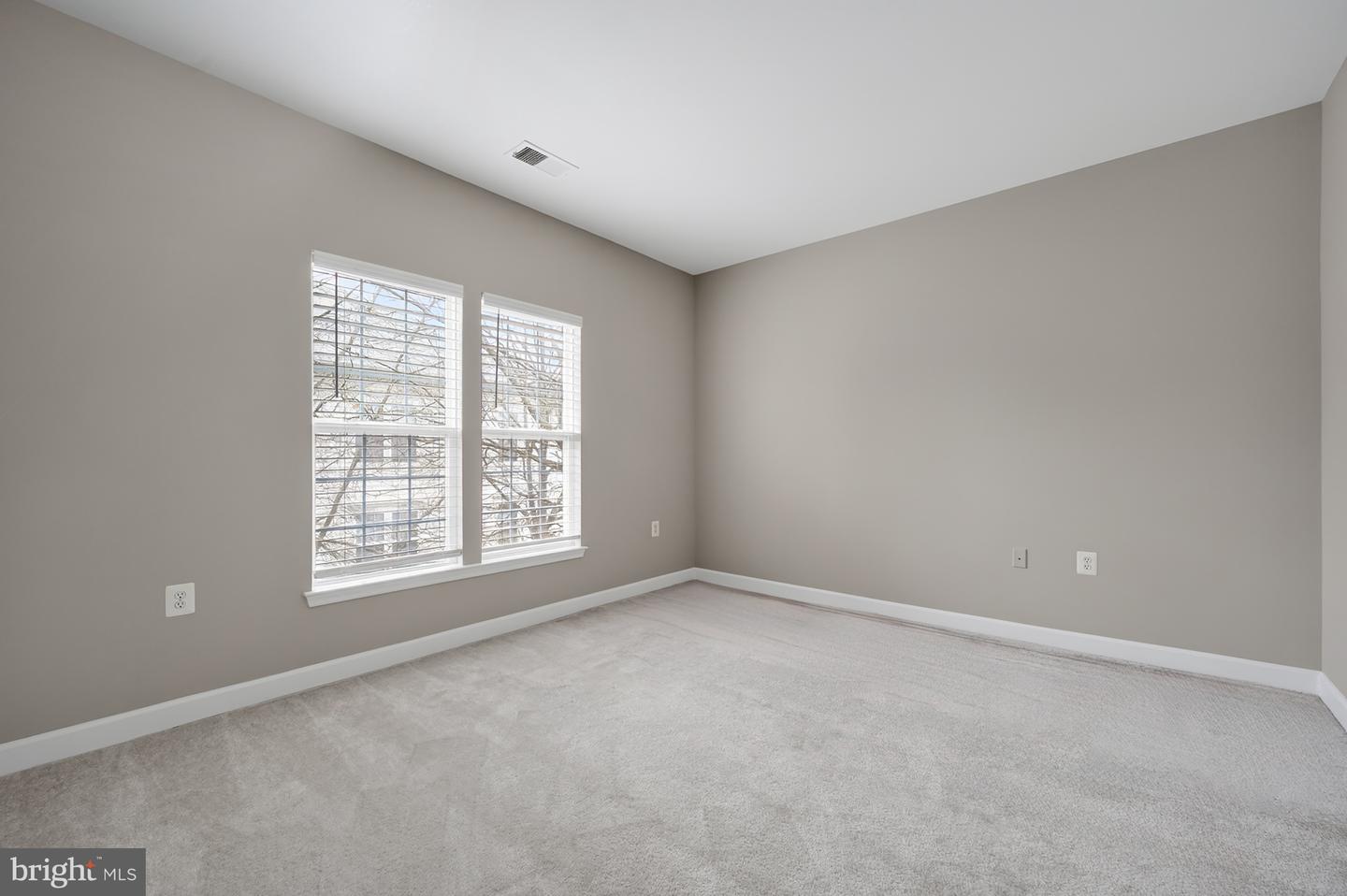 42531 ROCKROSE SQ #302, BRAMBLETON, Virginia 20148, 2 Bedrooms Bedrooms, ,2 BathroomsBathrooms,Residential,For sale,42531 ROCKROSE SQ #302,VALO2113706 MLS # VALO2113706