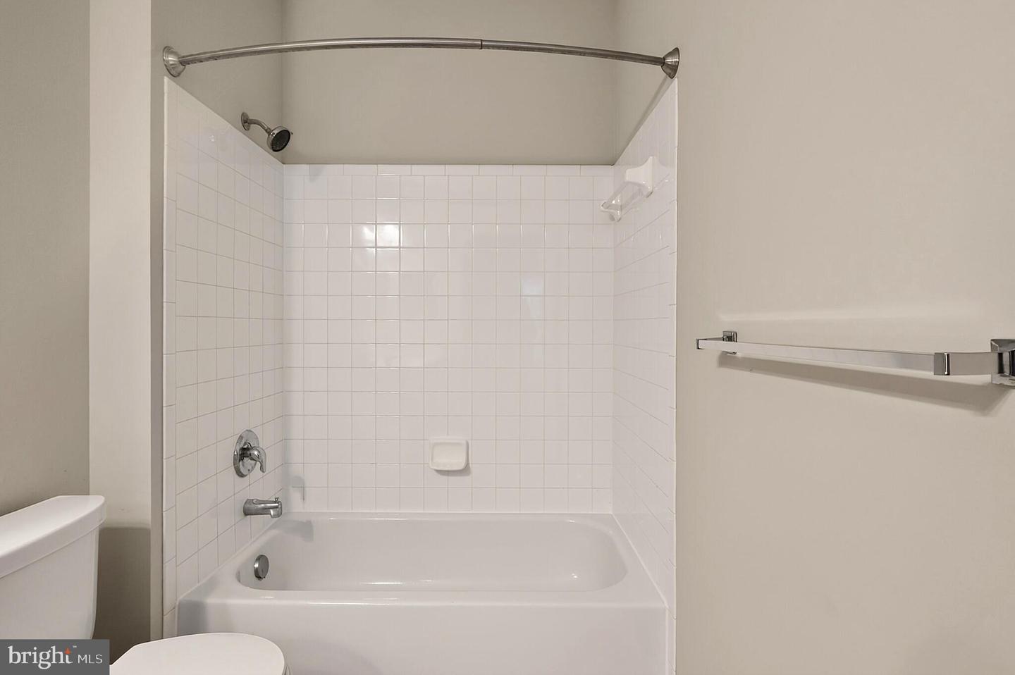 42531 ROCKROSE SQ #302, BRAMBLETON, Virginia 20148, 2 Bedrooms Bedrooms, ,2 BathroomsBathrooms,Residential,For sale,42531 ROCKROSE SQ #302,VALO2113706 MLS # VALO2113706