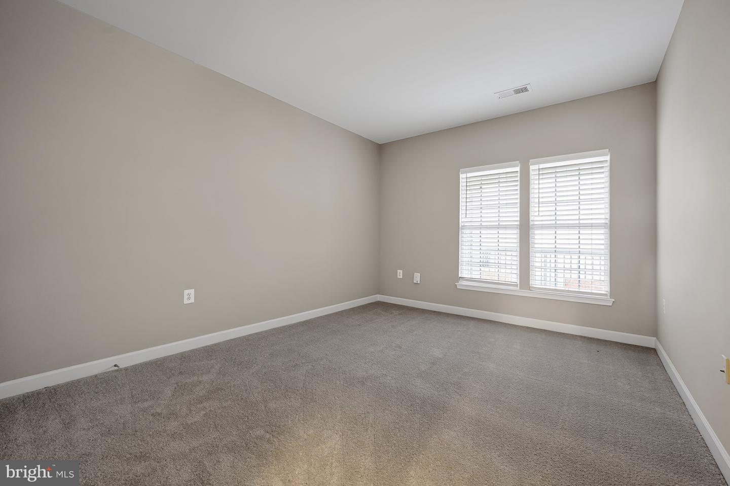 42531 ROCKROSE SQ #302, BRAMBLETON, Virginia 20148, 2 Bedrooms Bedrooms, ,2 BathroomsBathrooms,Residential,For sale,42531 ROCKROSE SQ #302,VALO2113706 MLS # VALO2113706