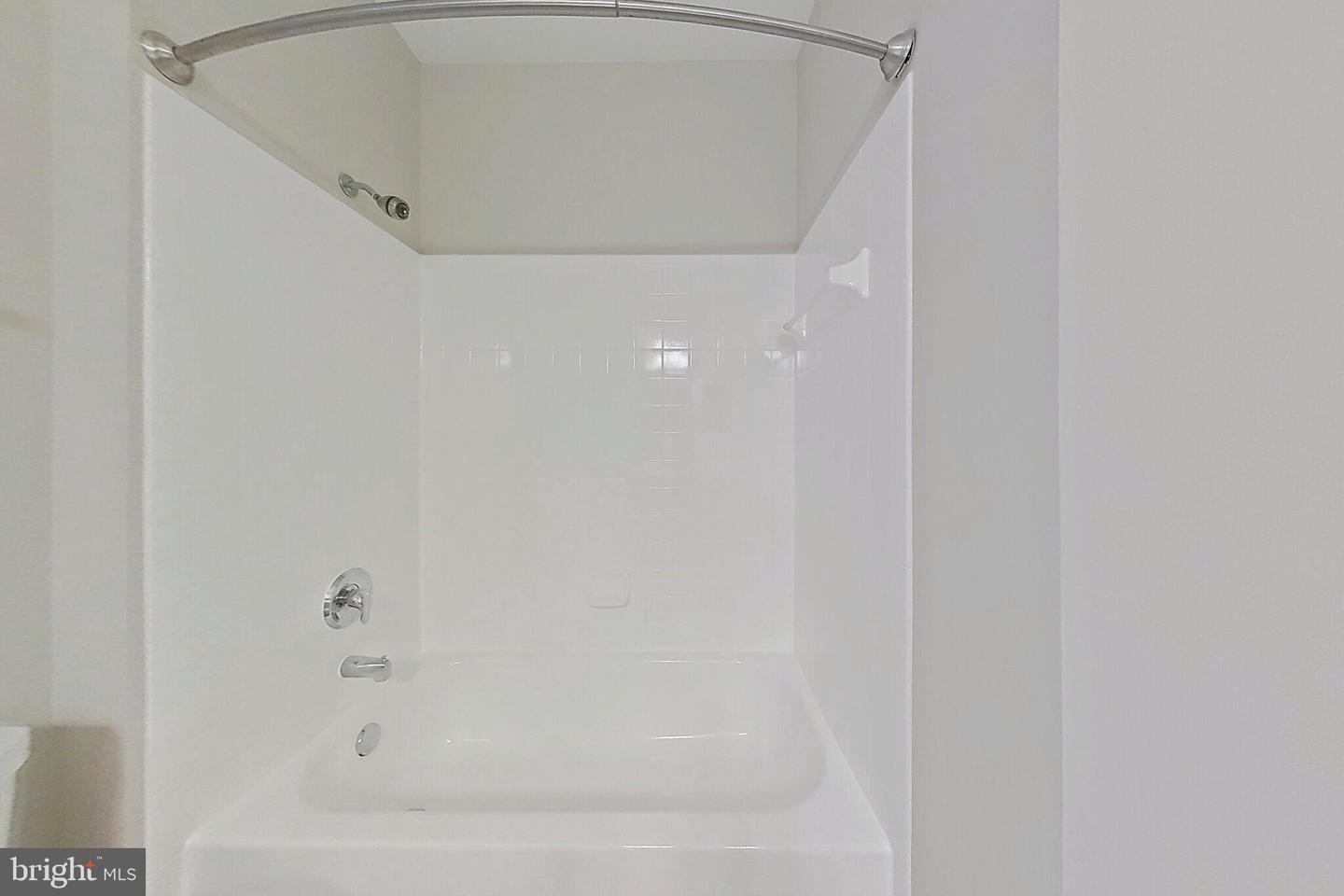 42531 ROCKROSE SQ #302, BRAMBLETON, Virginia 20148, 2 Bedrooms Bedrooms, ,2 BathroomsBathrooms,Residential,For sale,42531 ROCKROSE SQ #302,VALO2113706 MLS # VALO2113706