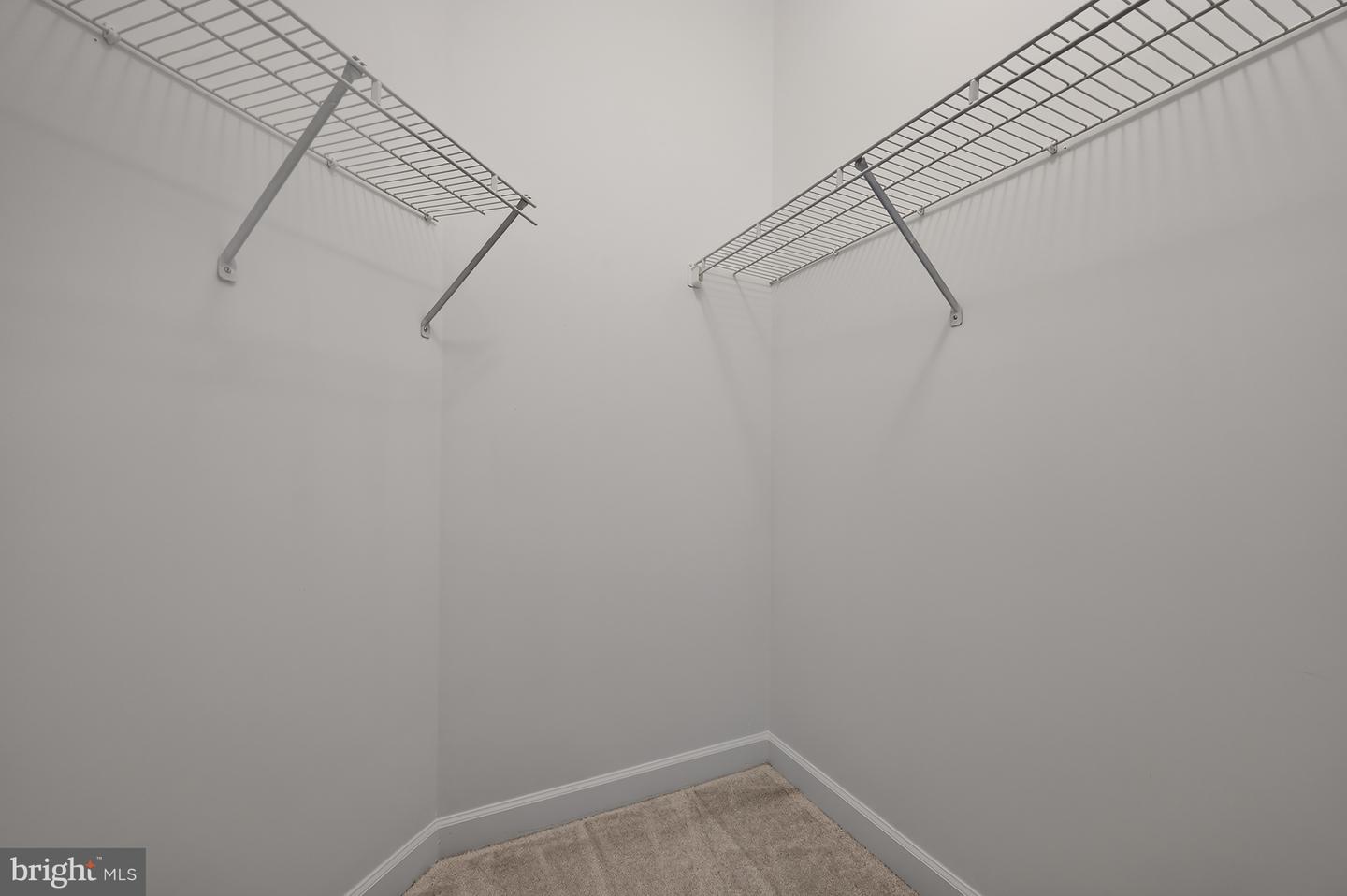 42531 ROCKROSE SQ #302, BRAMBLETON, Virginia 20148, 2 Bedrooms Bedrooms, ,2 BathroomsBathrooms,Residential,For sale,42531 ROCKROSE SQ #302,VALO2113706 MLS # VALO2113706