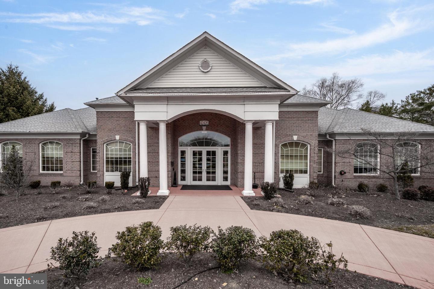 42531 ROCKROSE SQ #302, BRAMBLETON, Virginia 20148, 2 Bedrooms Bedrooms, ,2 BathroomsBathrooms,Residential,For sale,42531 ROCKROSE SQ #302,VALO2113706 MLS # VALO2113706