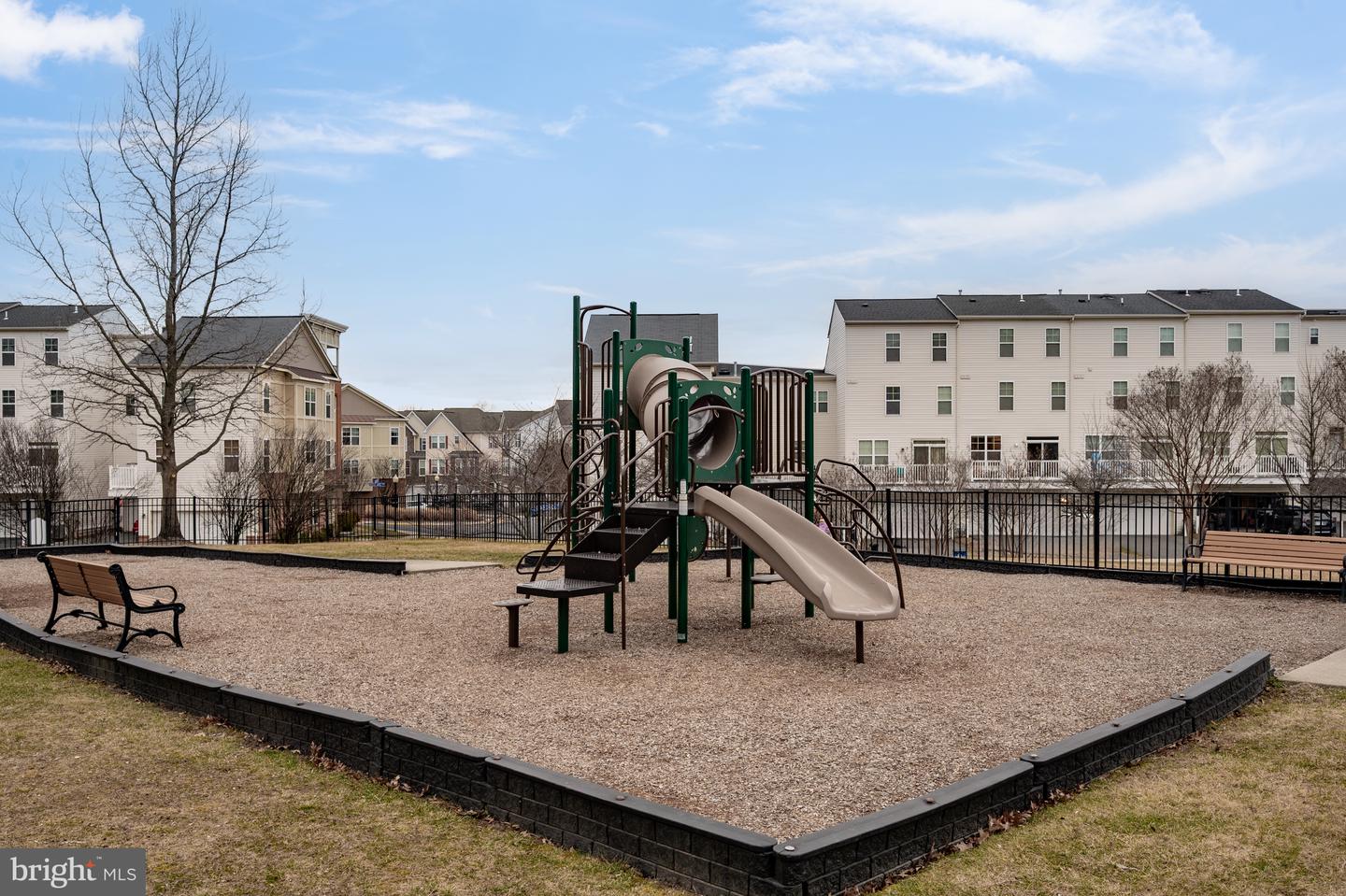 42531 ROCKROSE SQ #302, BRAMBLETON, Virginia 20148, 2 Bedrooms Bedrooms, ,2 BathroomsBathrooms,Residential,For sale,42531 ROCKROSE SQ #302,VALO2113706 MLS # VALO2113706