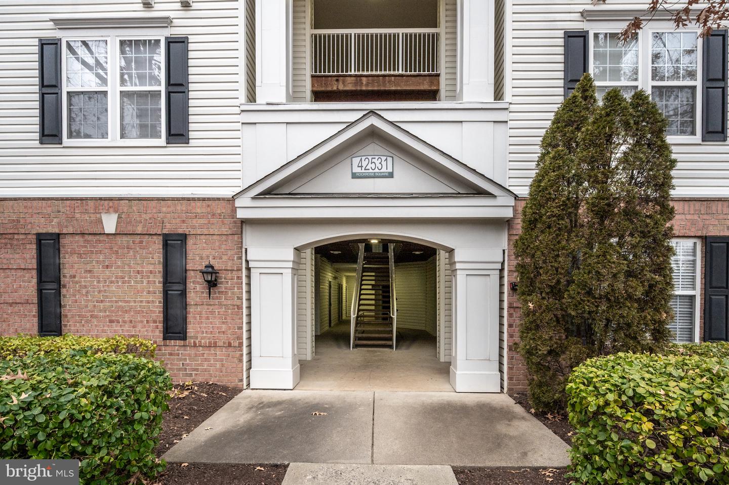 42531 ROCKROSE SQ #302, BRAMBLETON, Virginia 20148, 2 Bedrooms Bedrooms, ,2 BathroomsBathrooms,Residential,For sale,42531 ROCKROSE SQ #302,VALO2113706 MLS # VALO2113706