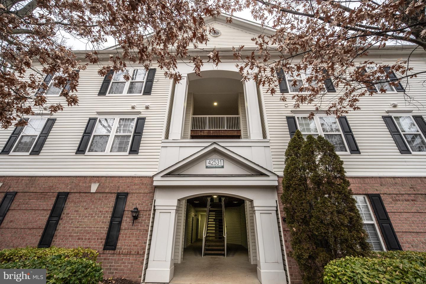 42531 ROCKROSE SQ #302, BRAMBLETON, Virginia 20148, 2 Bedrooms Bedrooms, ,2 BathroomsBathrooms,Residential,For sale,42531 ROCKROSE SQ #302,VALO2113706 MLS # VALO2113706