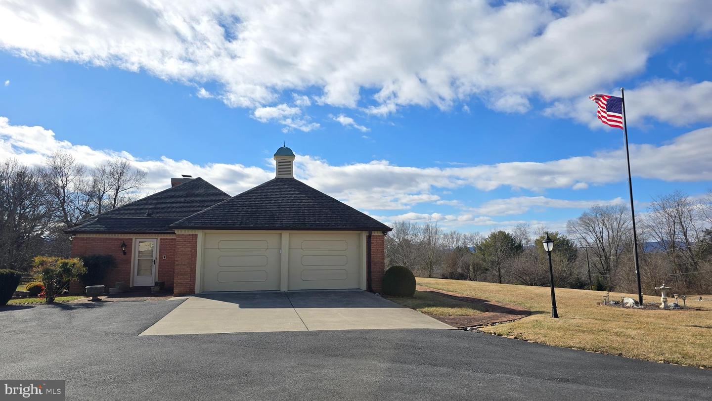 3274 ROCKLAND RD, FRONT ROYAL, Virginia 22630, 3 Bedrooms Bedrooms, ,3 BathroomsBathrooms,Residential,For sale,3274 ROCKLAND RD,VAWR2013138 MLS # VAWR2013138