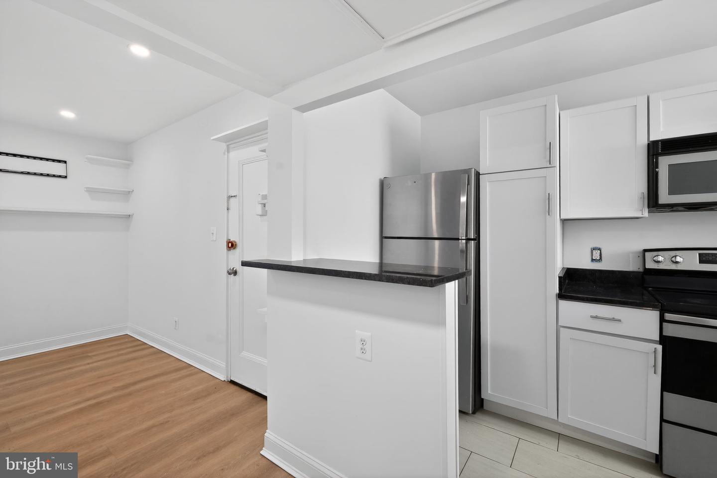 3065 PATRICK HENRY DR #102, FALLS CHURCH, Virginia 22044, 1 Bedroom Bedrooms, ,1 BathroomBathrooms,Residential,For sale,3065 PATRICK HENRY DR #102,VAFX2286262 MLS # VAFX2286262