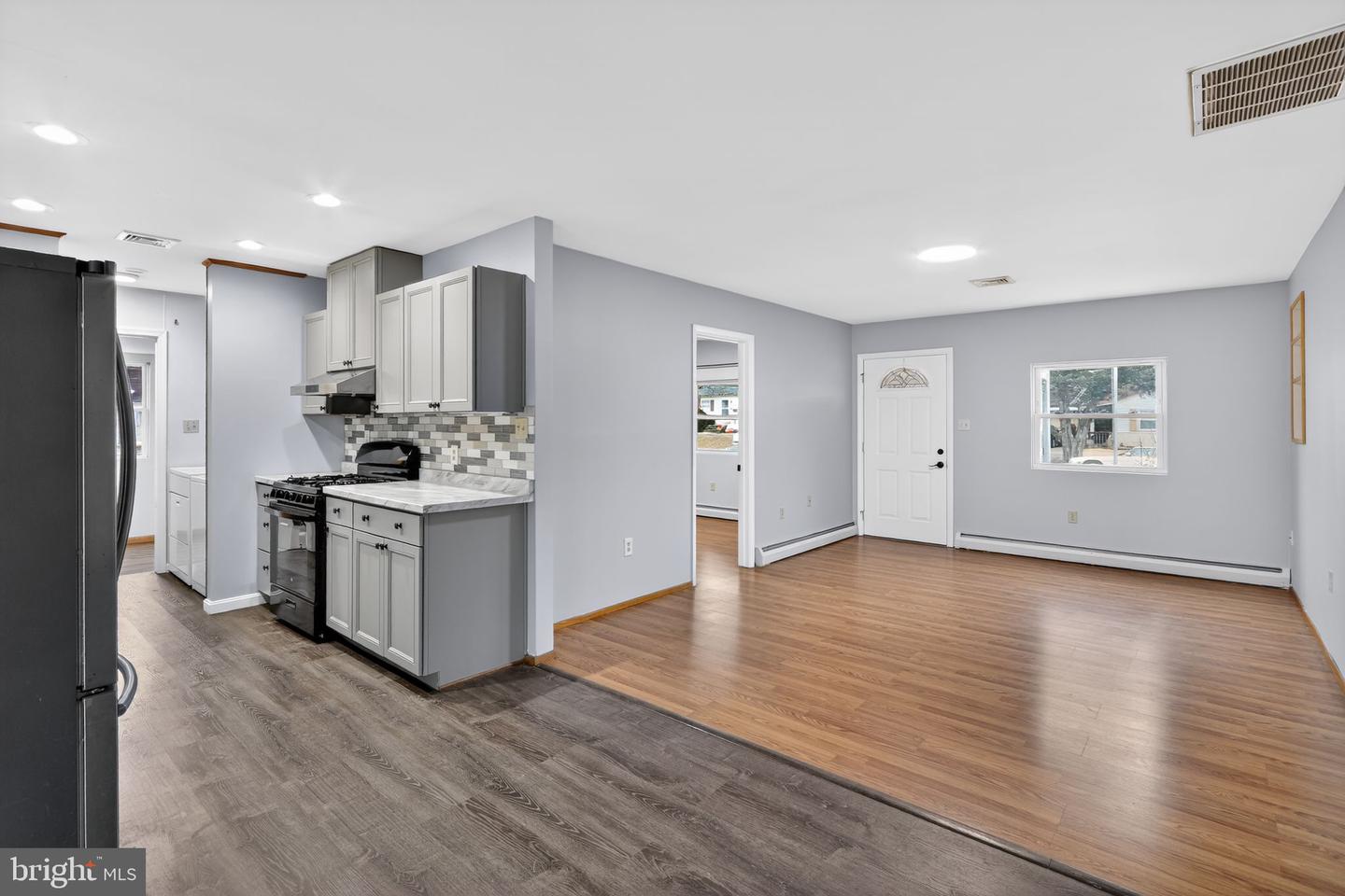 14423 LAMAR RD, WOODBRIDGE, Virginia 22191, 3 Bedrooms Bedrooms, ,2 BathroomsBathrooms,Residential,For sale,14423 LAMAR RD,VAPW2110760 MLS # VAPW2110760