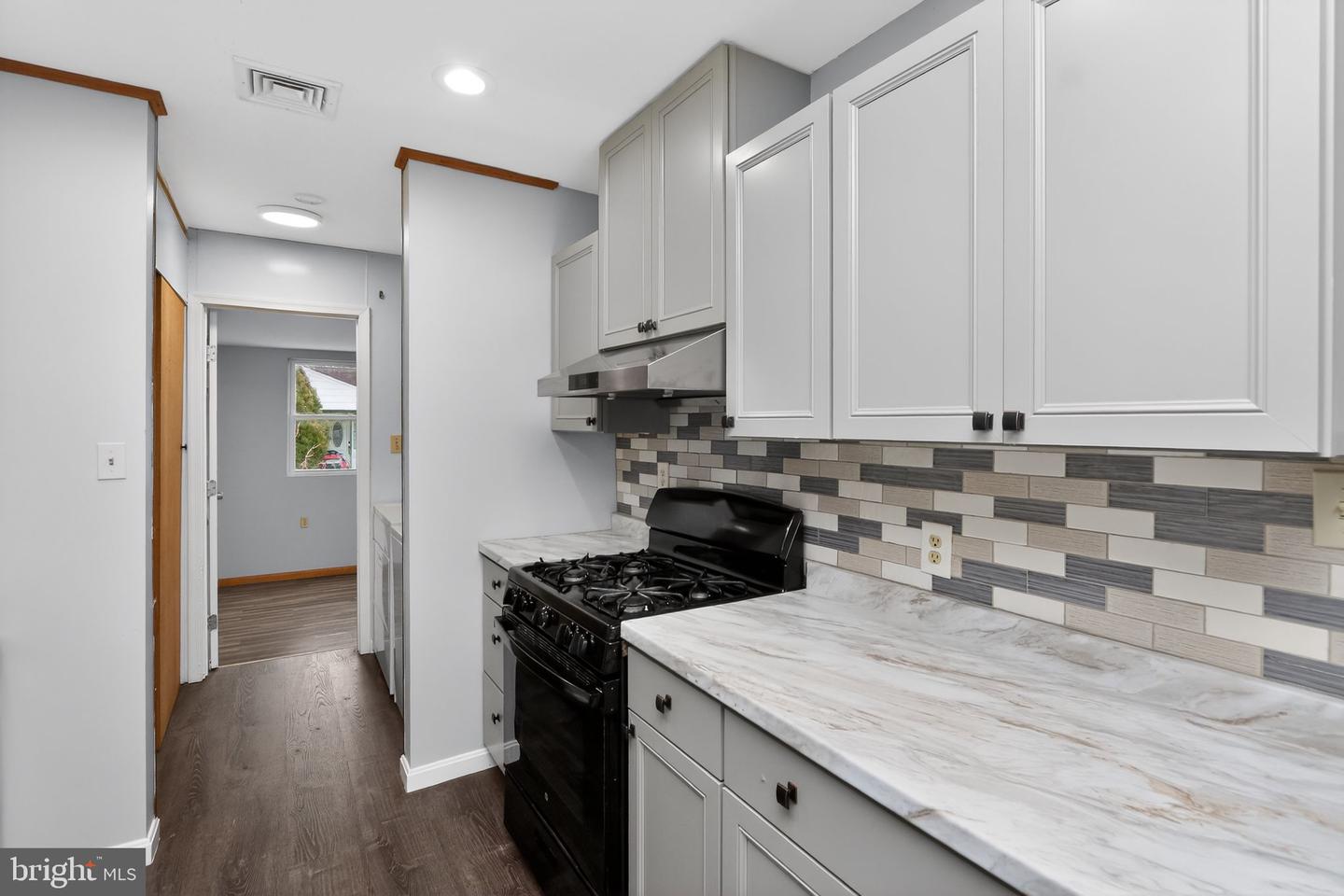 14423 LAMAR RD, WOODBRIDGE, Virginia 22191, 3 Bedrooms Bedrooms, ,2 BathroomsBathrooms,Residential,For sale,14423 LAMAR RD,VAPW2110760 MLS # VAPW2110760