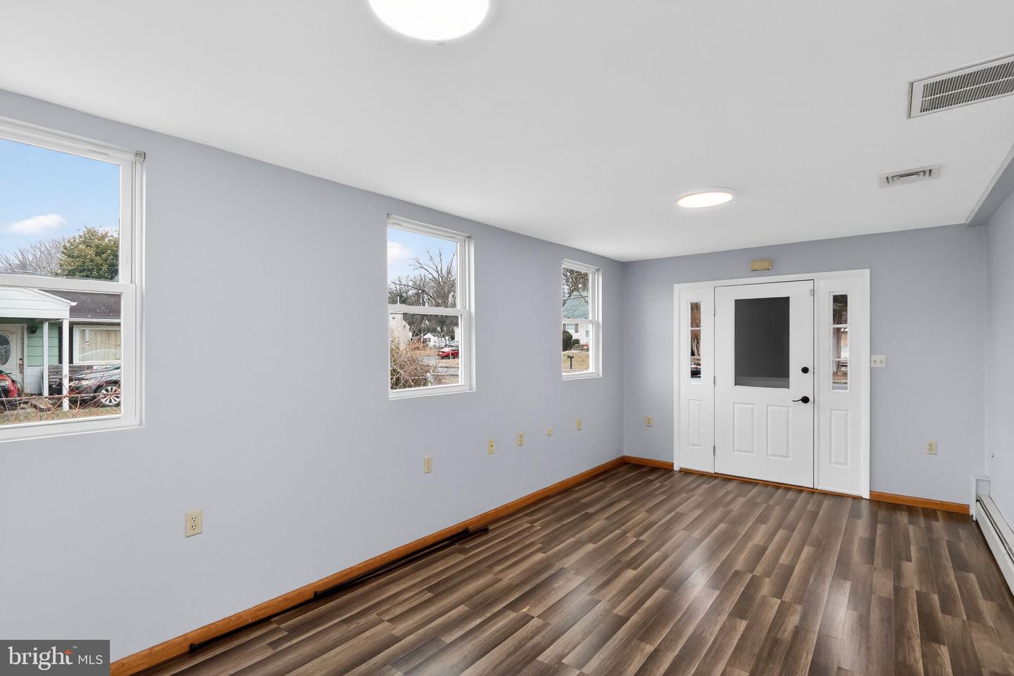 14423 LAMAR RD, WOODBRIDGE, Virginia 22191, 3 Bedrooms Bedrooms, ,2 BathroomsBathrooms,Residential,For sale,14423 LAMAR RD,VAPW2110760 MLS # VAPW2110760