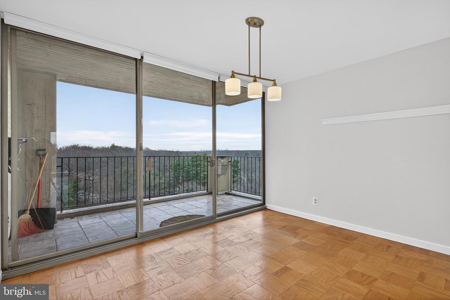 11400 WASHINGTON PLZ W #1303, RESTON, Virginia 20190, 2 Bedrooms Bedrooms, ,2 BathroomsBathrooms,Residential,For sale,11400 WASHINGTON PLZ W #1303,VAFX2286306 MLS # VAFX2286306