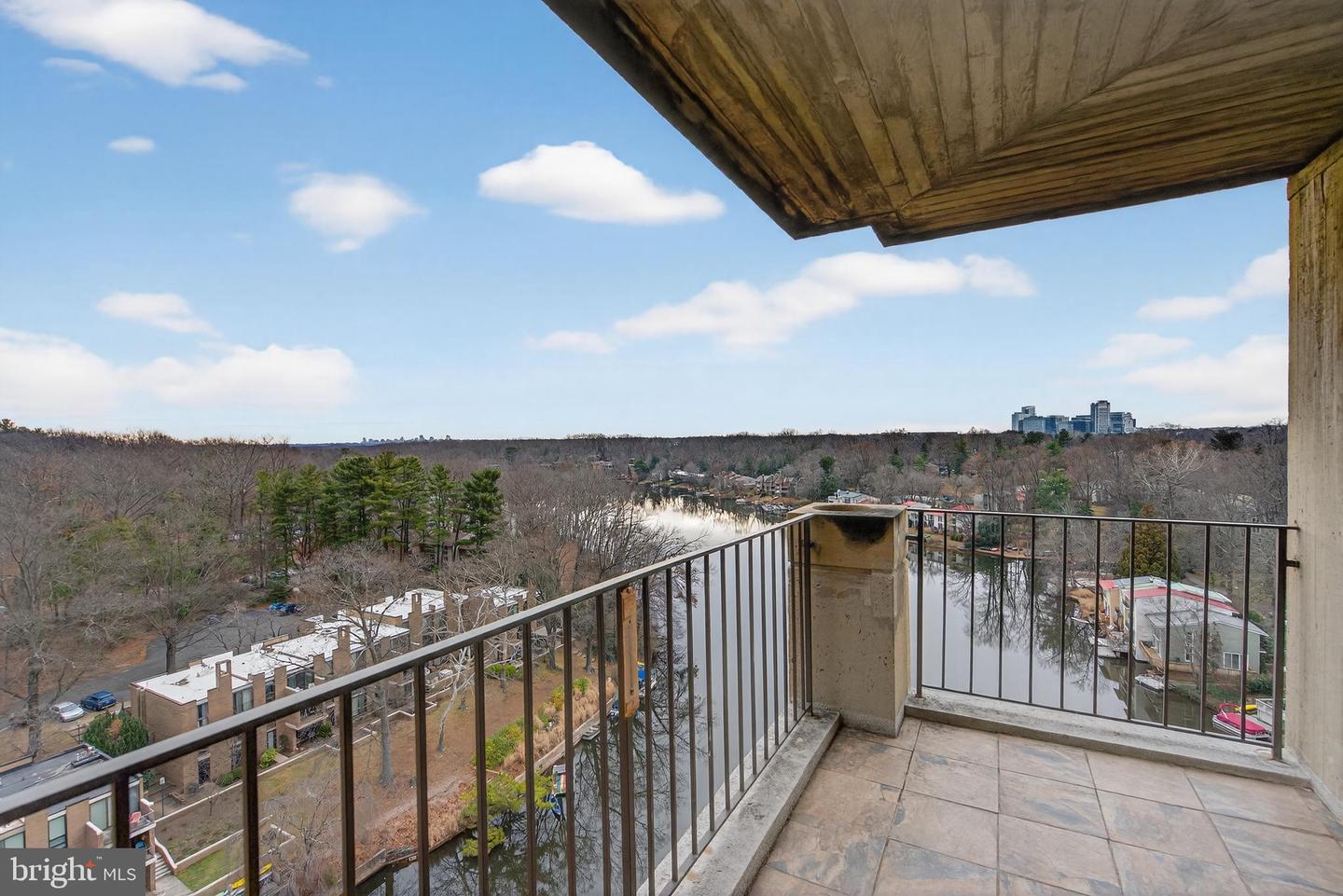 11400 WASHINGTON PLZ W #1303, RESTON, Virginia 20190, 2 Bedrooms Bedrooms, ,2 BathroomsBathrooms,Residential,For sale,11400 WASHINGTON PLZ W #1303,VAFX2286306 MLS # VAFX2286306