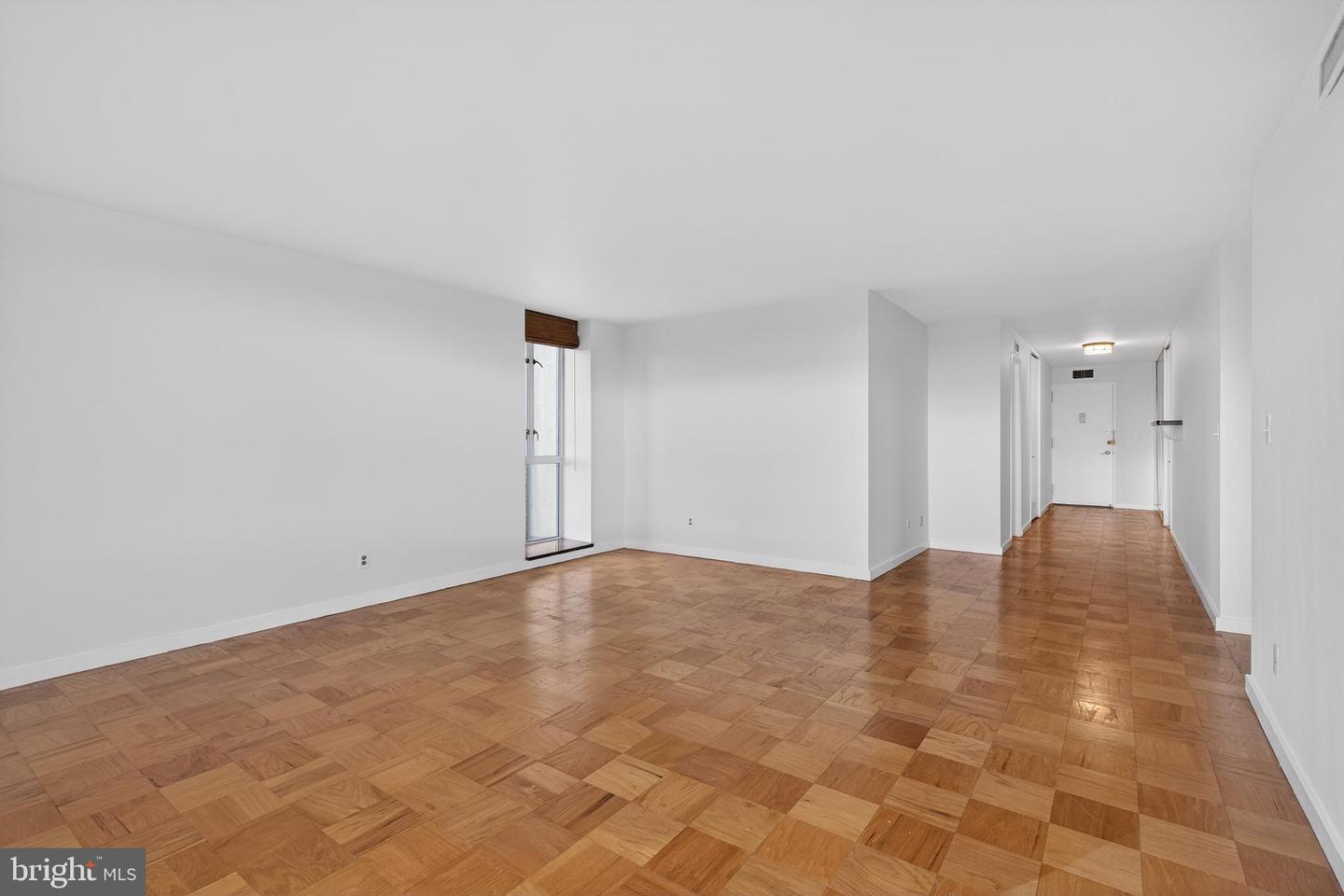 11400 WASHINGTON PLZ W #1303, RESTON, Virginia 20190, 2 Bedrooms Bedrooms, ,2 BathroomsBathrooms,Residential,For sale,11400 WASHINGTON PLZ W #1303,VAFX2286306 MLS # VAFX2286306