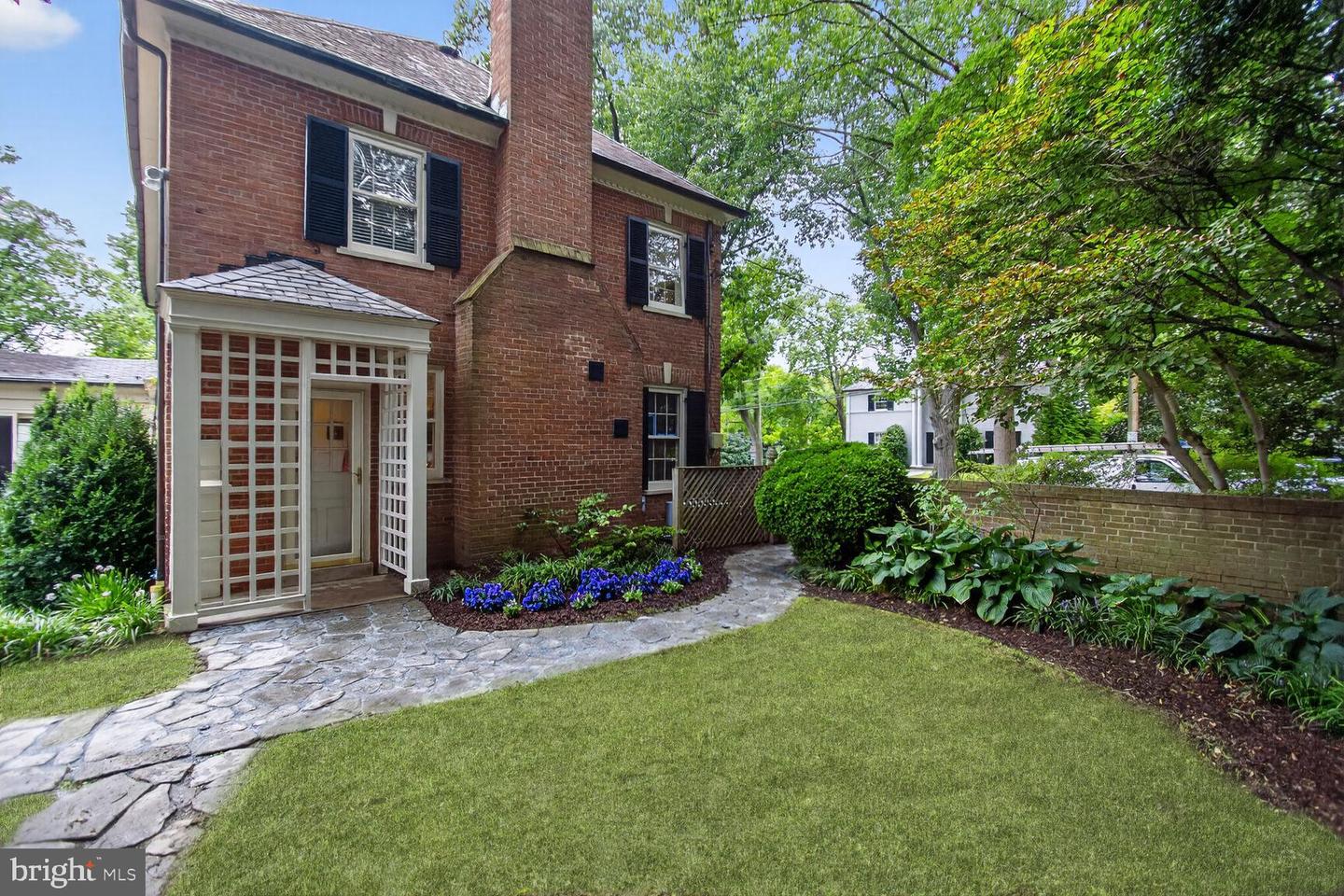 4920 PALISADE LN NW, WASHINGTON, District Of Columbia 20016, 6 Bedrooms Bedrooms, 19 Rooms Rooms,5 BathroomsBathrooms,Residential,For sale,4920 PALISADE LN NW,DCDC2242002 MLS # DCDC2242002