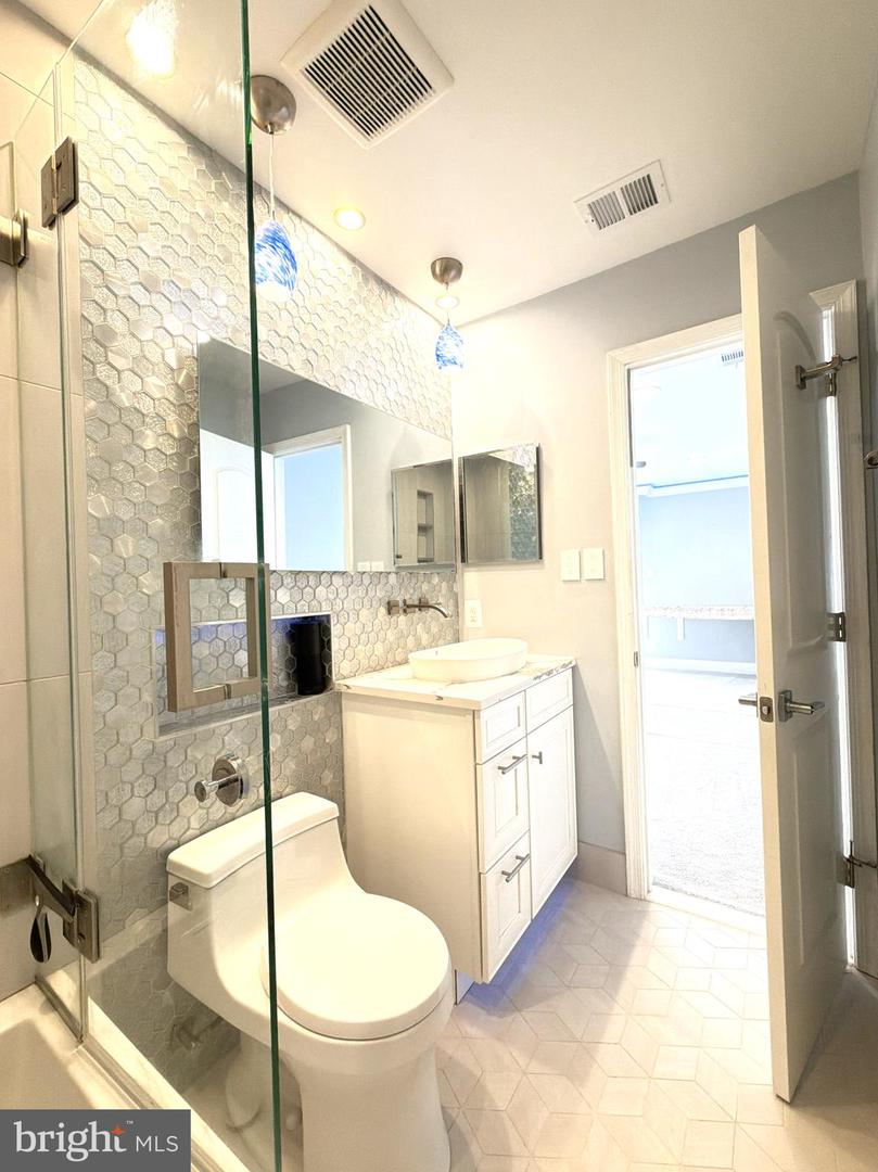 10206-C WILLOW MIST CT #55, OAKTON, Virginia 22124, 2 Bedrooms Bedrooms, ,2 BathroomsBathrooms,Residential,For sale,10206-C WILLOW MIST CT #55,VAFX2286312 MLS # VAFX2286312