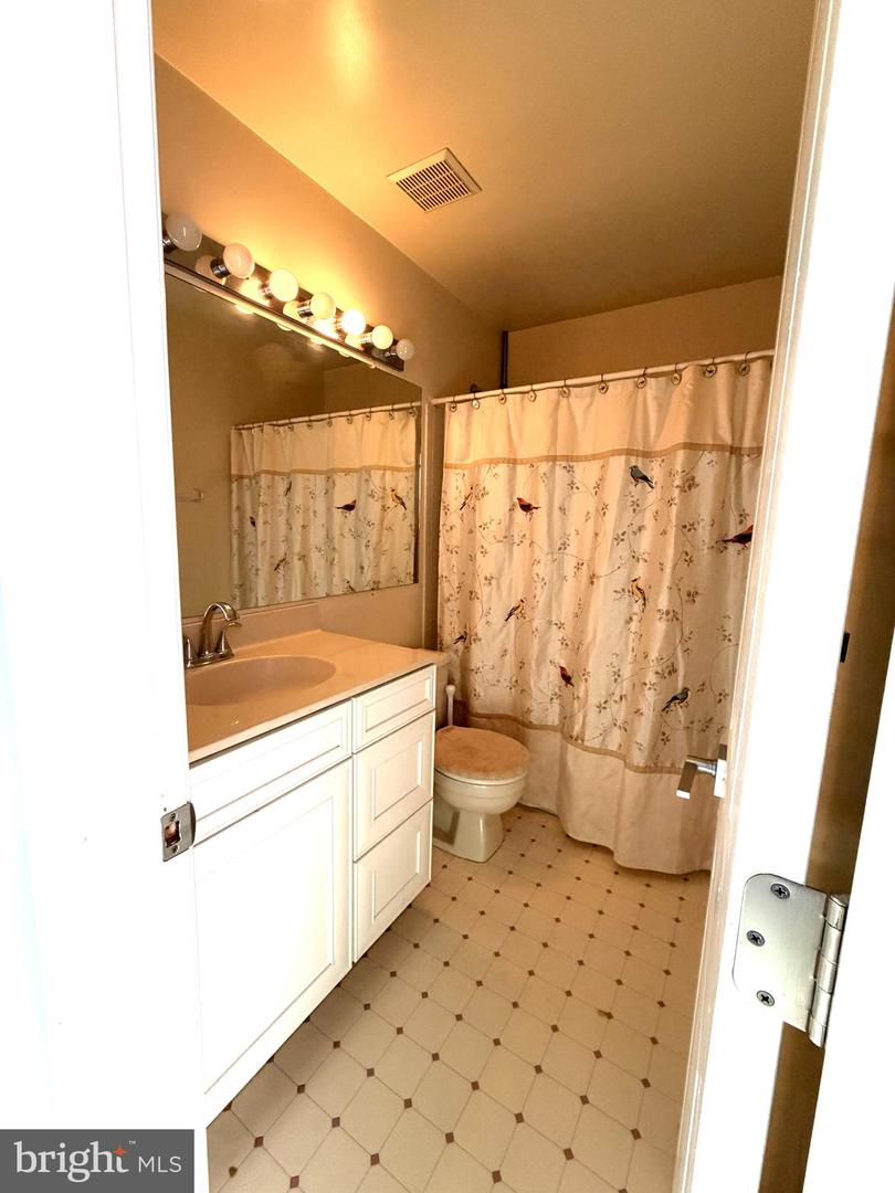 10206-C WILLOW MIST CT #55, OAKTON, Virginia 22124, 2 Bedrooms Bedrooms, ,2 BathroomsBathrooms,Residential,For sale,10206-C WILLOW MIST CT #55,VAFX2286312 MLS # VAFX2286312