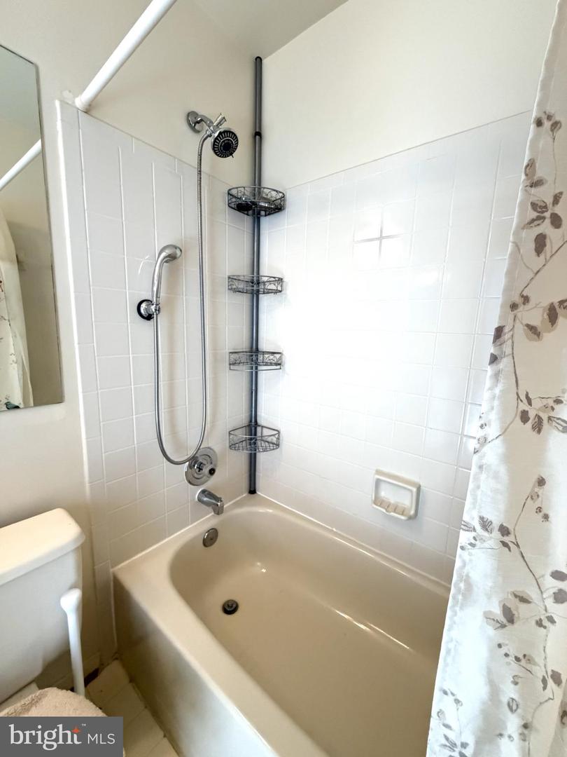 10206-C WILLOW MIST CT #55, OAKTON, Virginia 22124, 2 Bedrooms Bedrooms, ,2 BathroomsBathrooms,Residential,For sale,10206-C WILLOW MIST CT #55,VAFX2286312 MLS # VAFX2286312