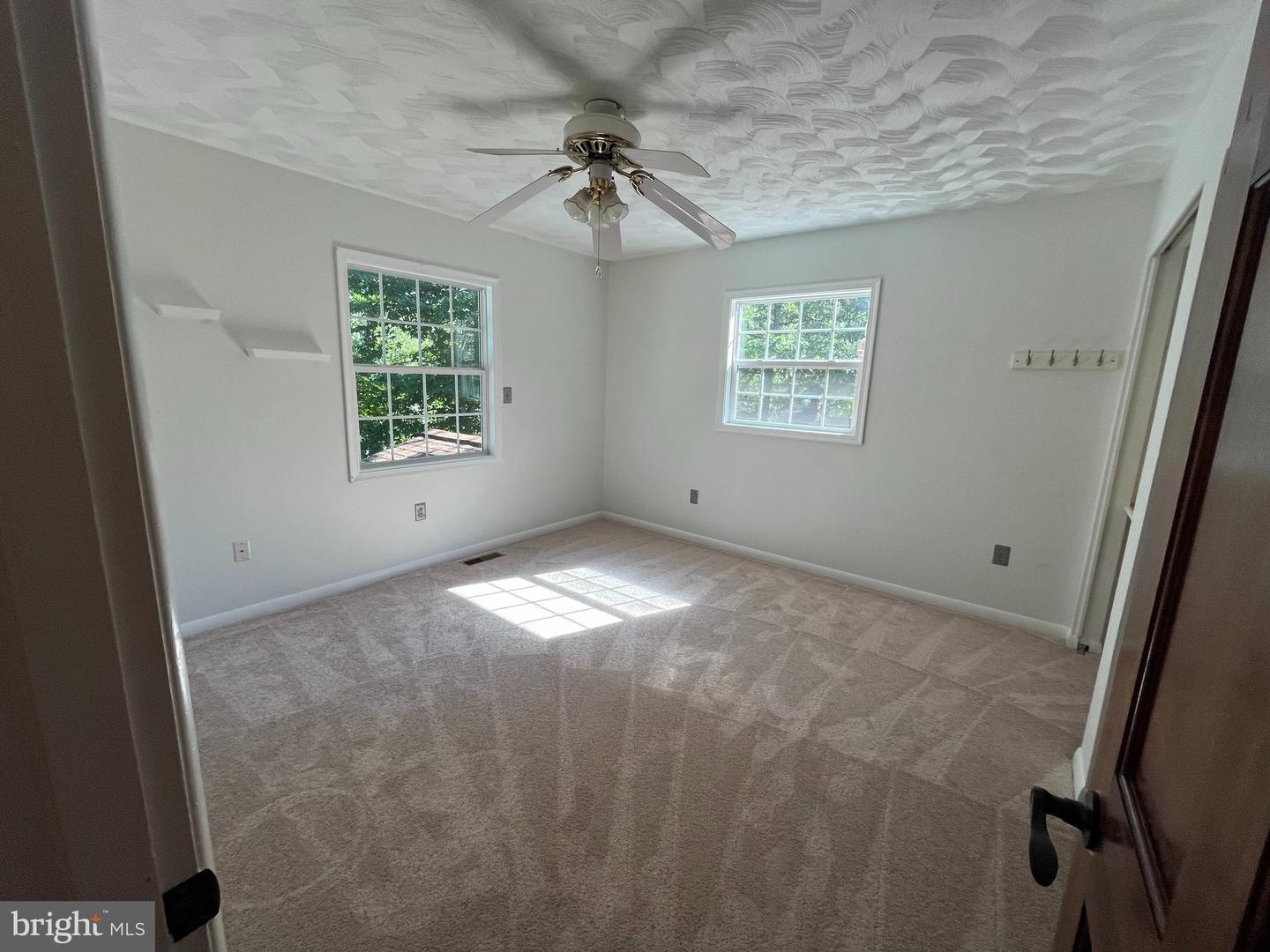 3203 RIVERVIEW DR, TRIANGLE, Virginia 22172, 5 Bedrooms Bedrooms, ,3 BathroomsBathrooms,Residential,For sale,3203 RIVERVIEW DR,VAPW2110774 MLS # VAPW2110774