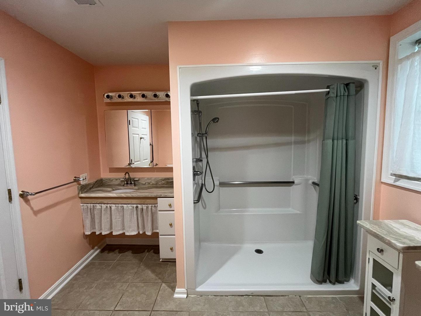 3203 RIVERVIEW DR, TRIANGLE, Virginia 22172, 5 Bedrooms Bedrooms, ,3 BathroomsBathrooms,Residential,For sale,3203 RIVERVIEW DR,VAPW2110774 MLS # VAPW2110774