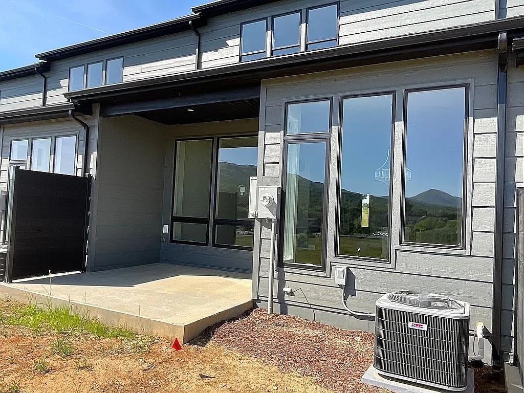 113 HAXBY CT, ROCKINGHAM, Virginia 22801, 3 Bedrooms Bedrooms, ,2 BathroomsBathrooms,Residential,113 HAXBY CT,672574 MLS # 672574 113 HAXBY CT, ROCKINGHAM, Virginia 22801, 3 Bedrooms Bedrooms, ,2 BathroomsBathrooms,Residential,113 HAXBY CT,672574 MLS # 672574