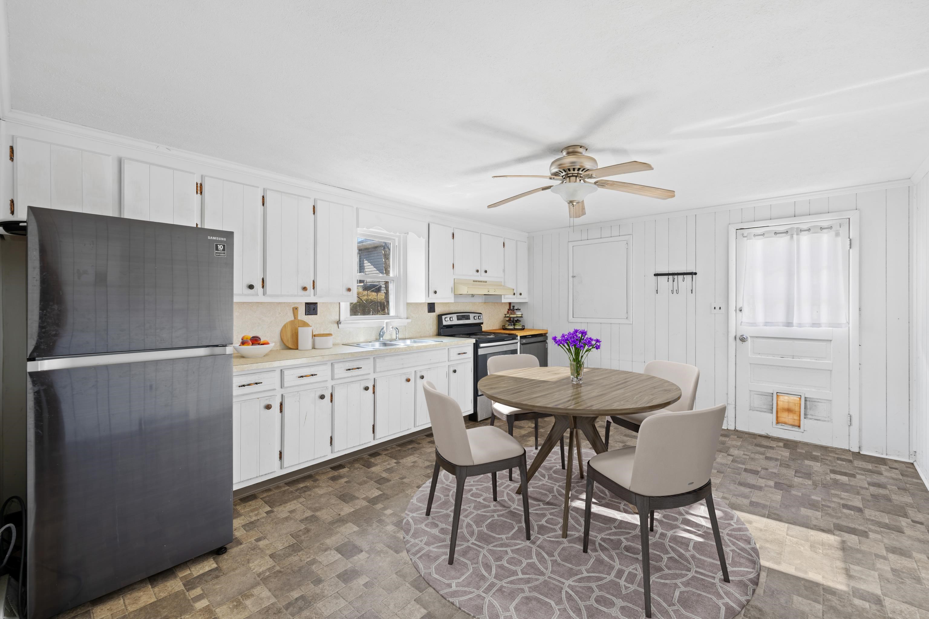 1340 B ST, WAYNESBORO, Virginia 22980, 2 Bedrooms Bedrooms, ,1 BathroomBathrooms,Residential,1340 B ST,672579 MLS # 672579