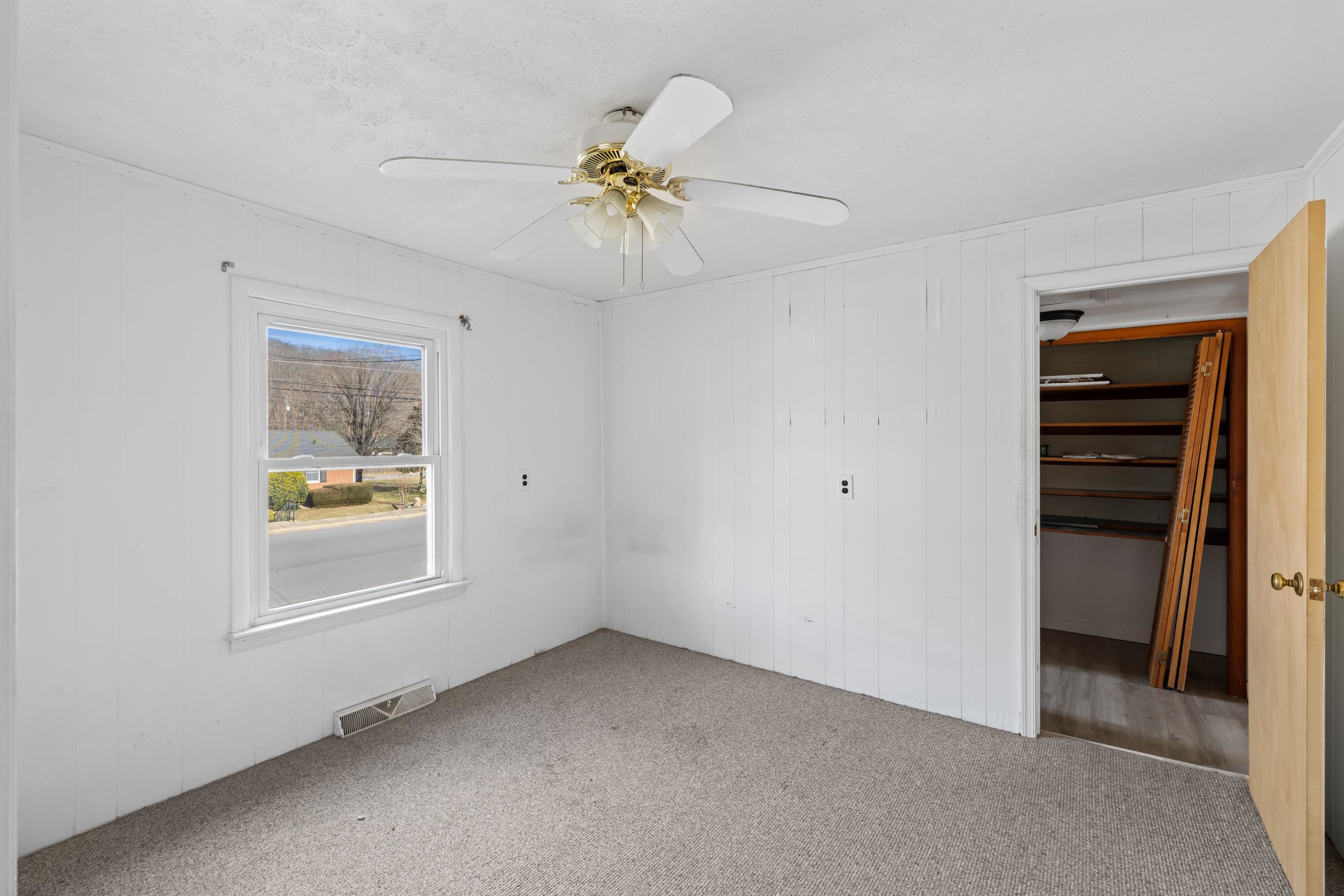 1340 B ST, WAYNESBORO, Virginia 22980, 2 Bedrooms Bedrooms, ,1 BathroomBathrooms,Residential,1340 B ST,672579 MLS # 672579