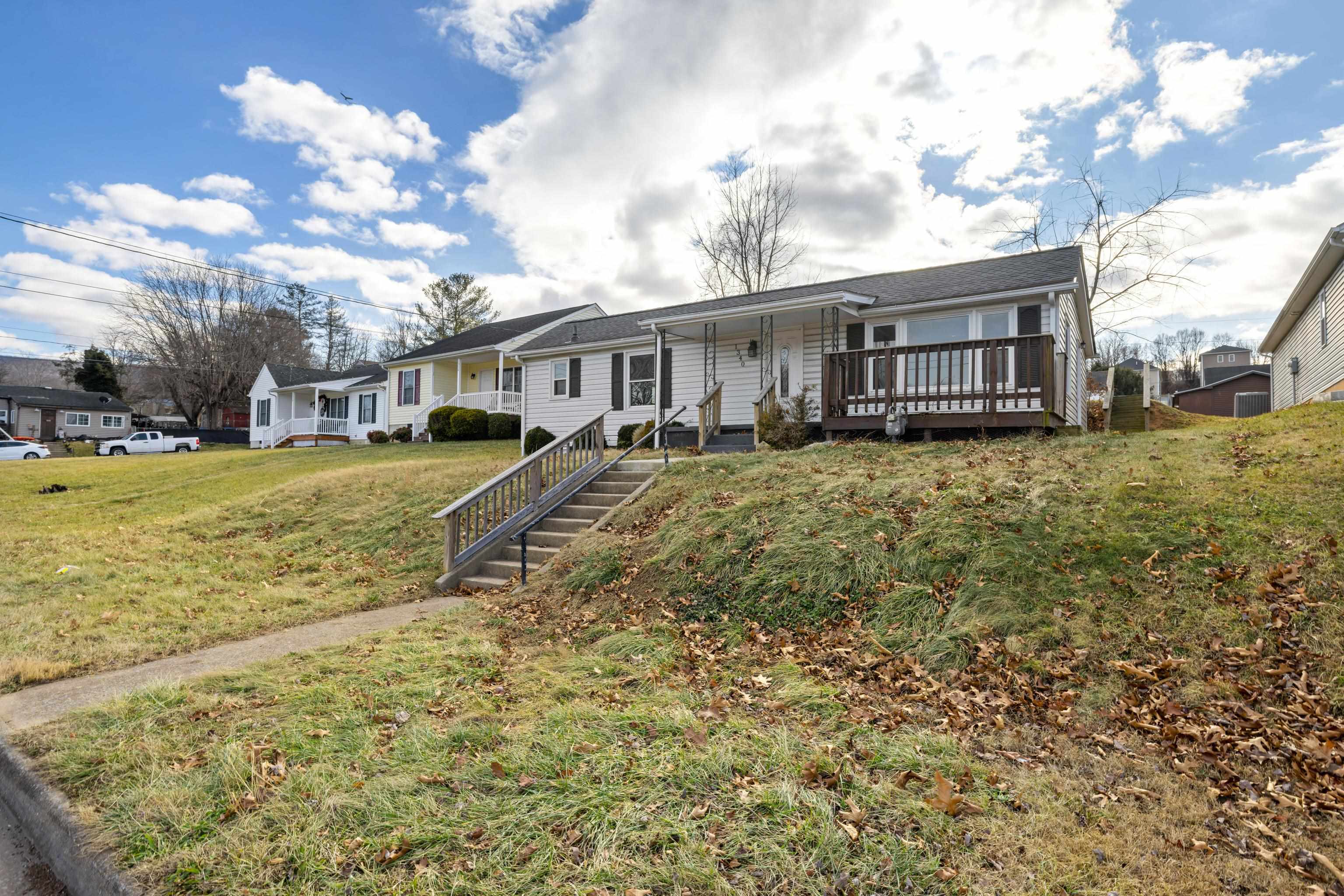 1340 B ST, WAYNESBORO, Virginia 22980, 2 Bedrooms Bedrooms, ,1 BathroomBathrooms,Residential,1340 B ST,672579 MLS # 672579