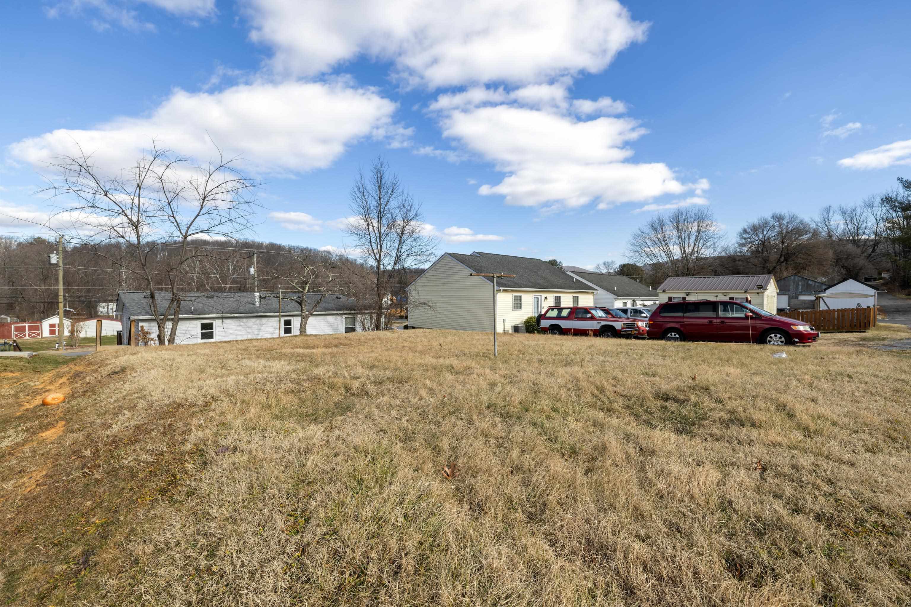 1340 B ST, WAYNESBORO, Virginia 22980, 2 Bedrooms Bedrooms, ,1 BathroomBathrooms,Residential,1340 B ST,672579 MLS # 672579